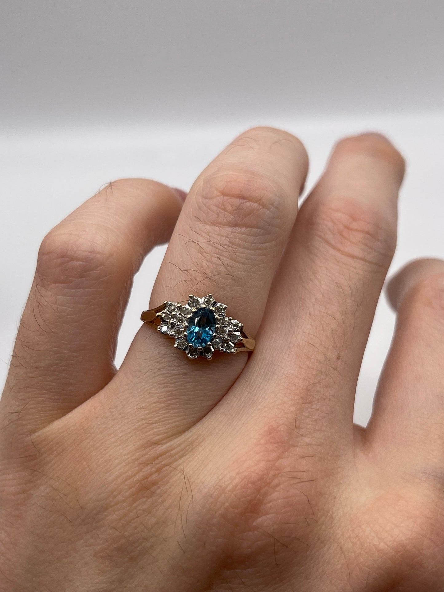 9ct gold blue topaz and diamond ring