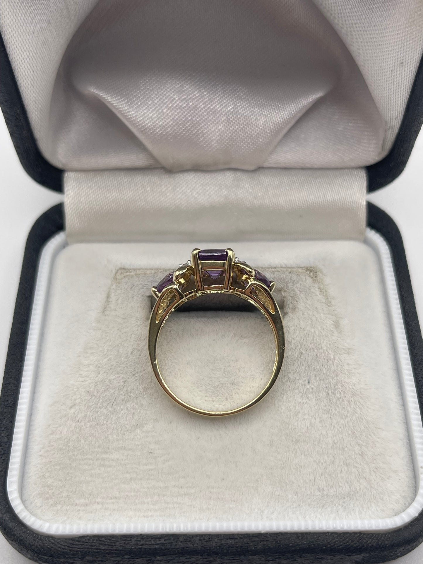 9ct gold amethyst and diamond ring