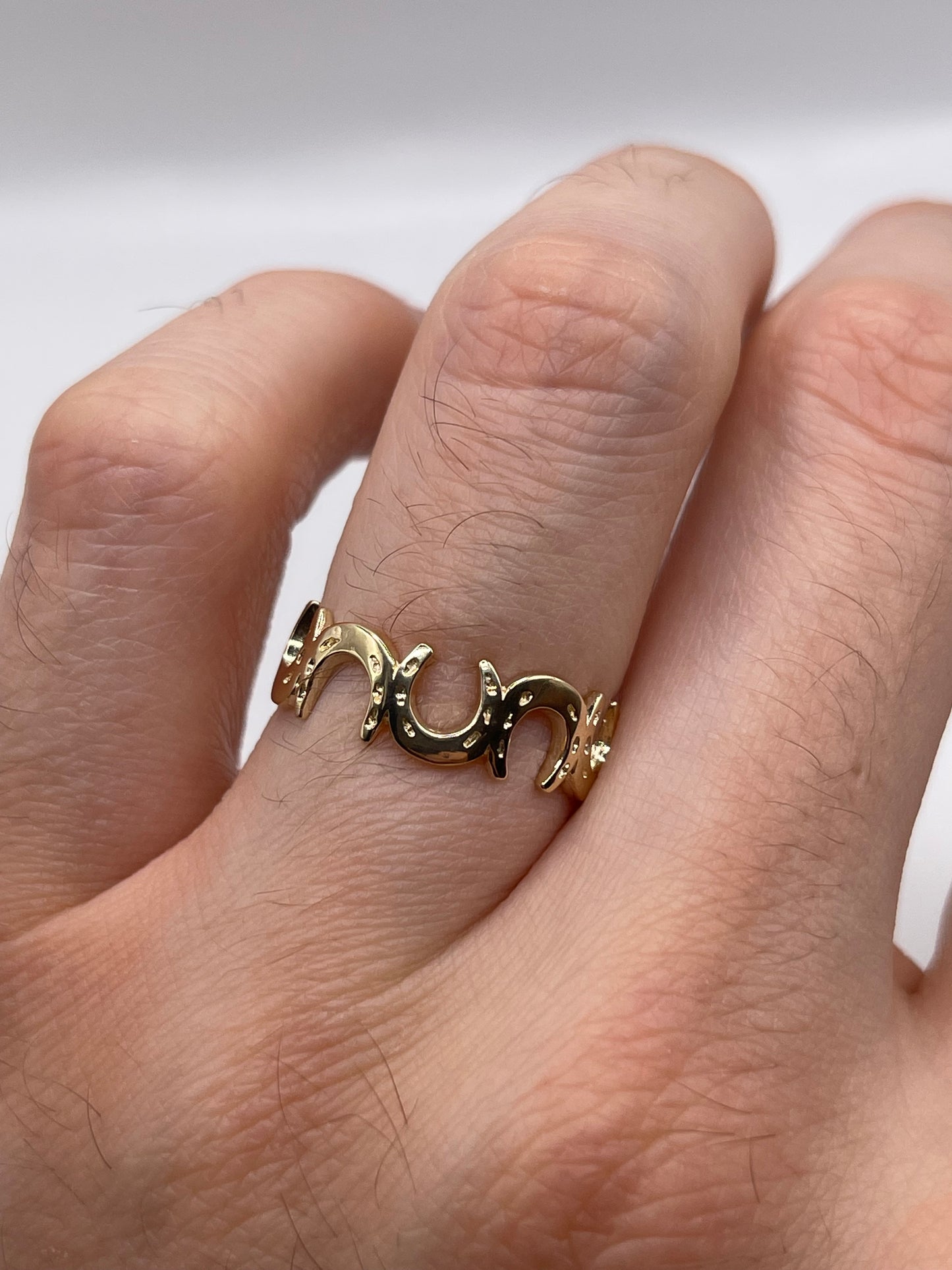 9ct gold horseshoe ring