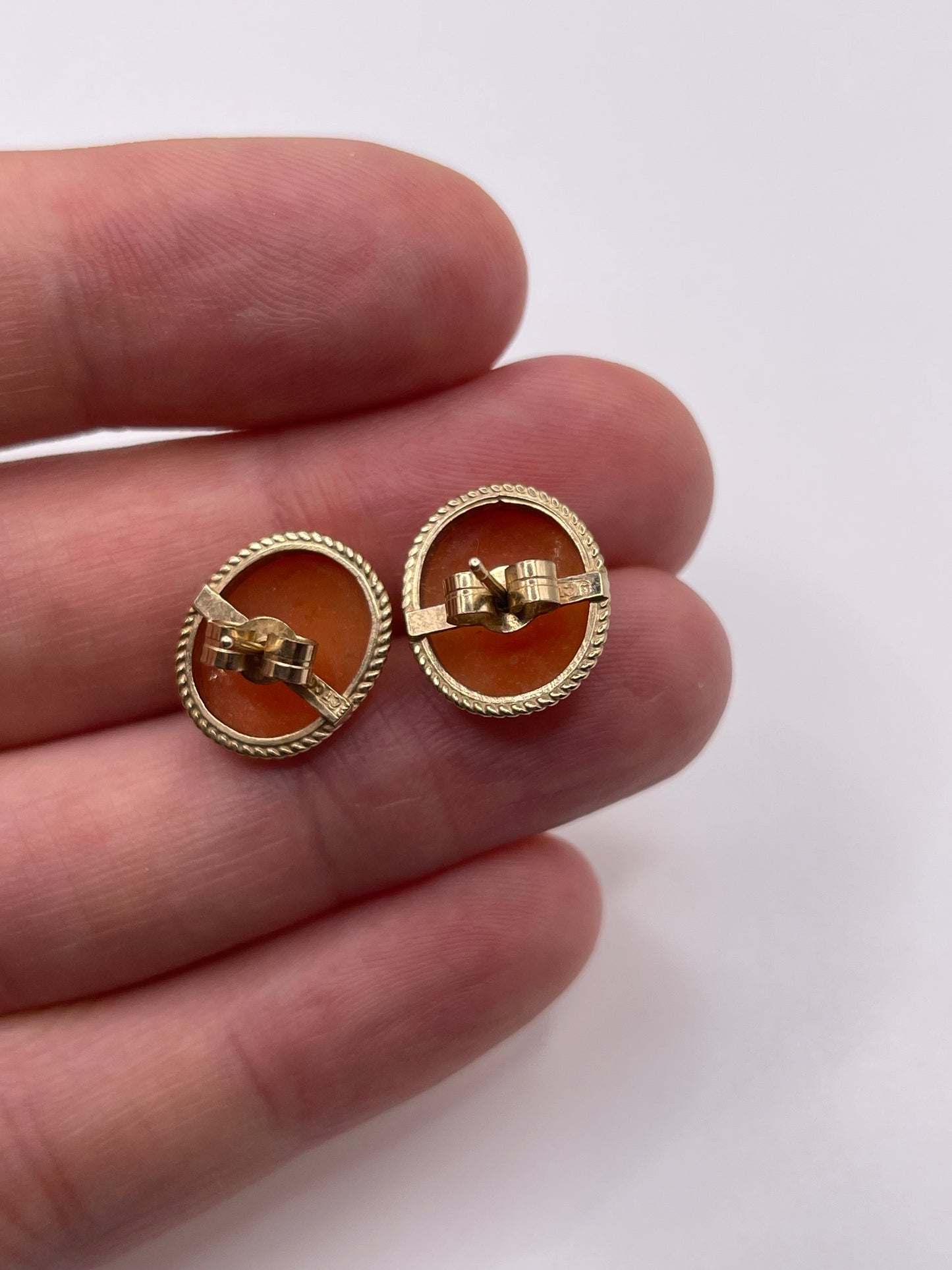 9ct gold cameo earrings