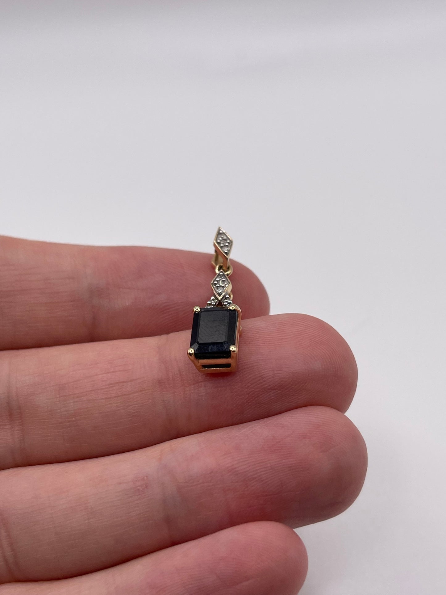 9ct gold sapphire and zircon pendant