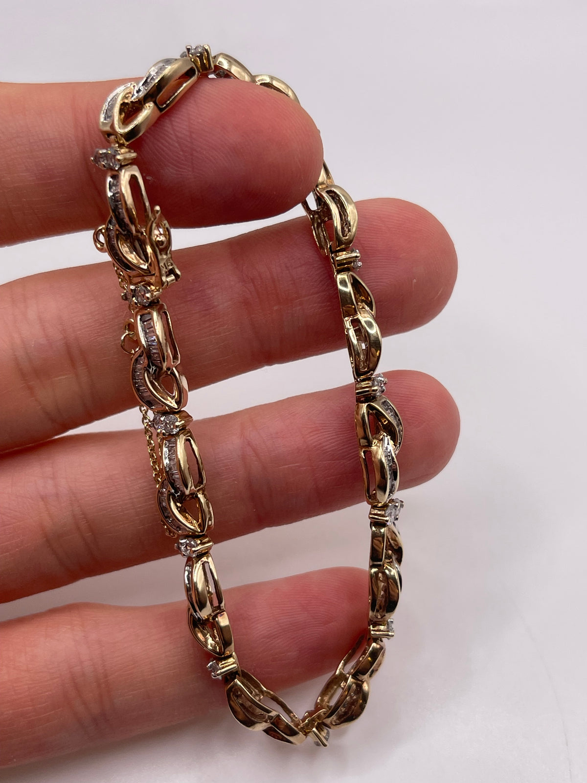 9ct gold 4ct diamond bracelet