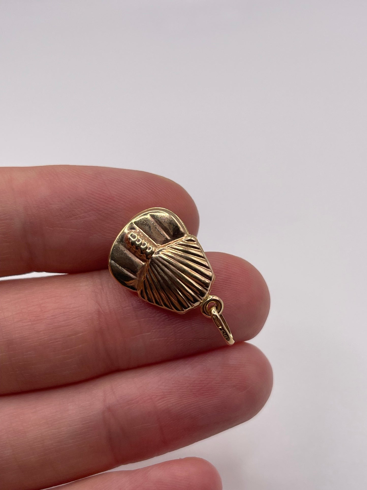 9ct gold Tutankhamen charm