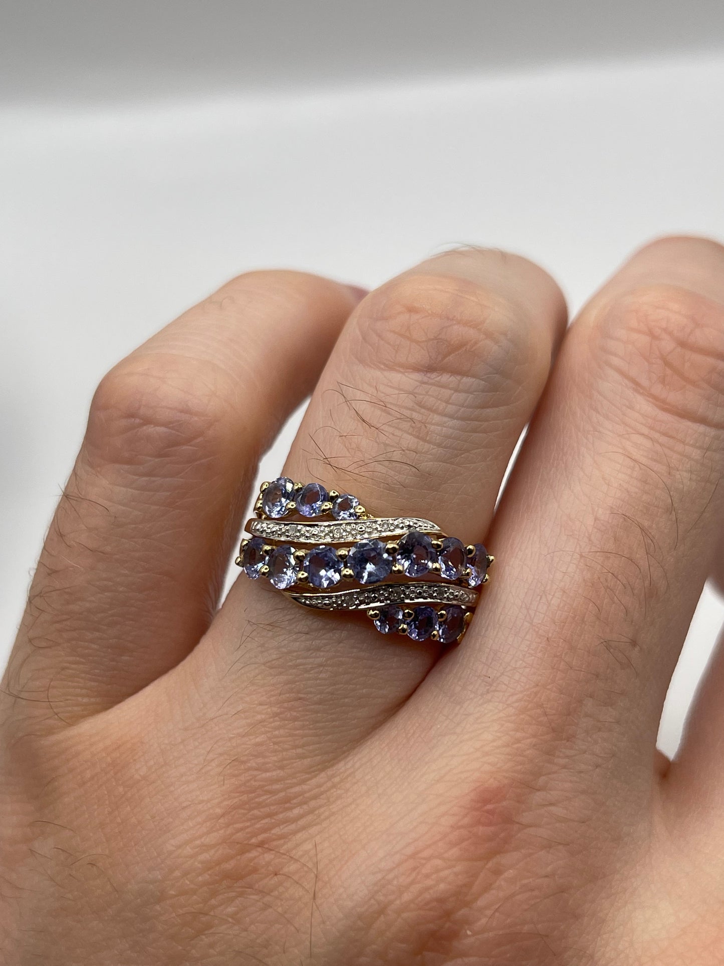 9ct gold tanzanite and diamond ring