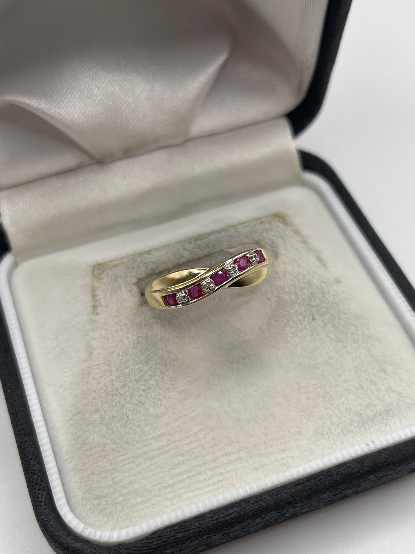 9ct gold ruby and diamond ring