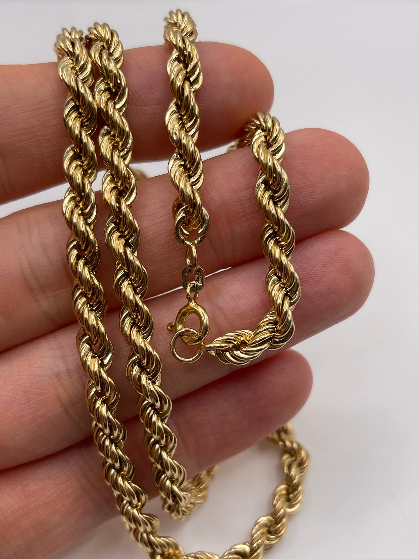 9ct gold chain 486