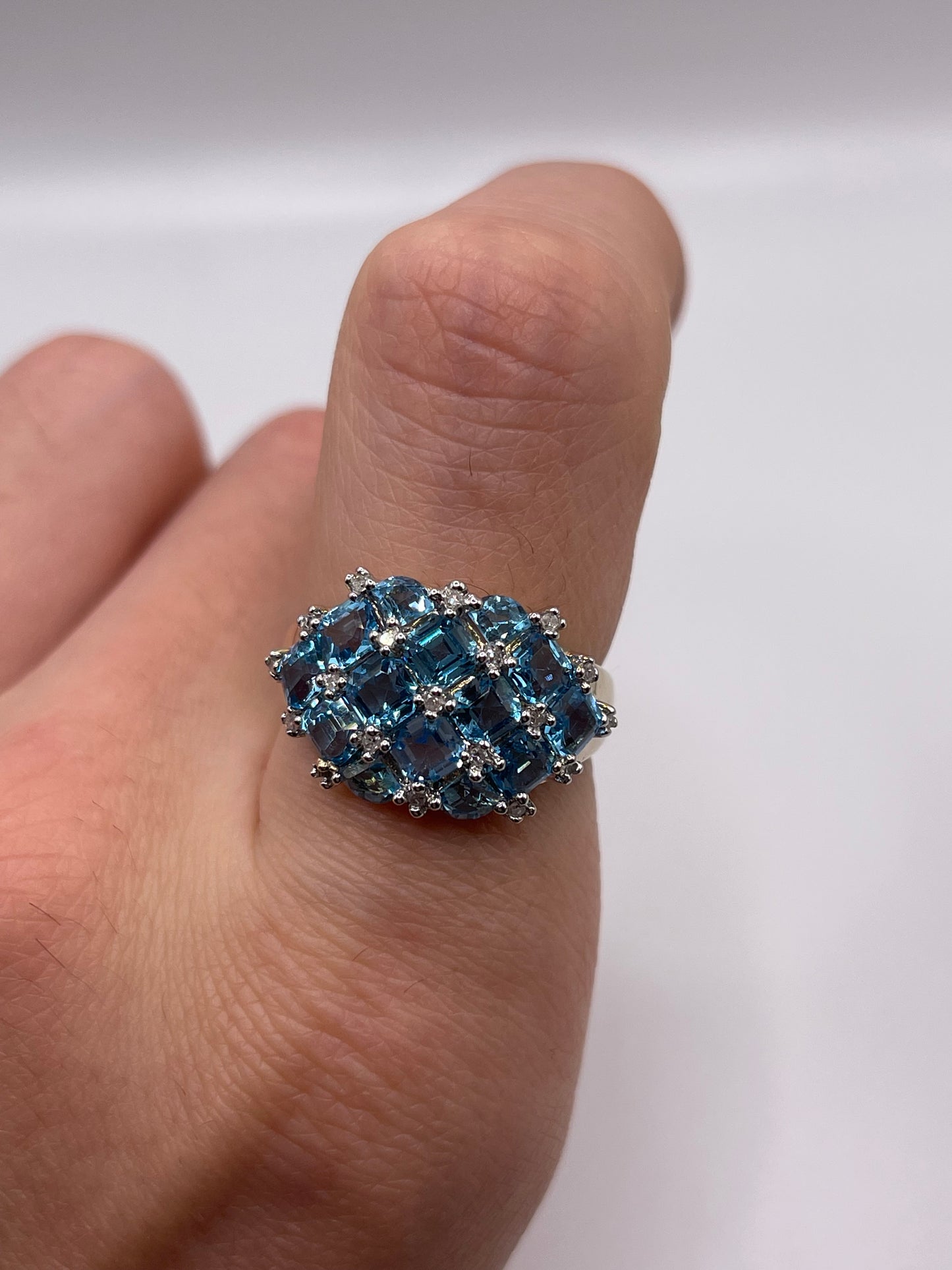 9ct gold topaz and diamond ring