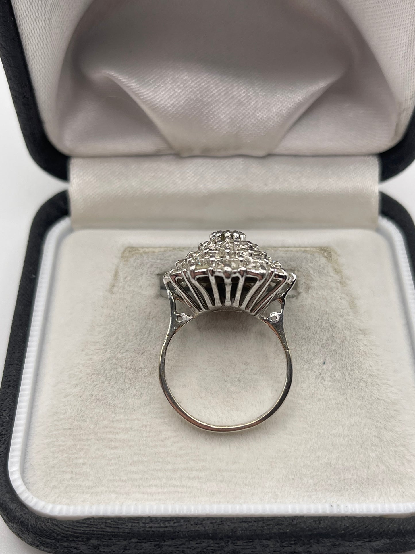 18ct white gold diamond cluster ring