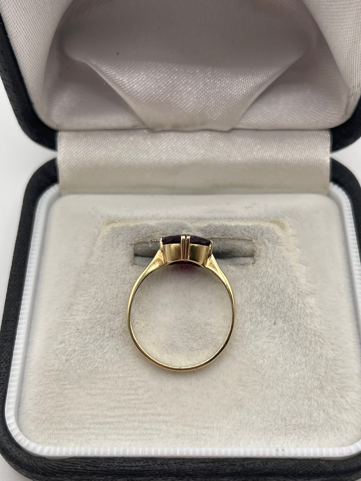 9ct gold almandine garnet ring