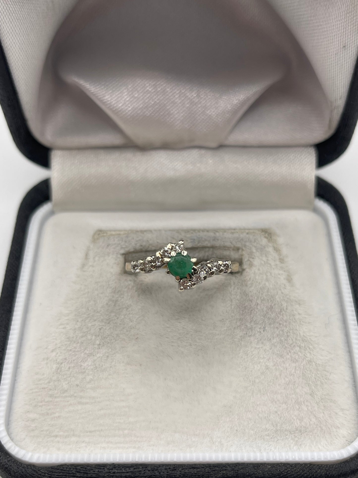9ct gold emerald and diamond ring