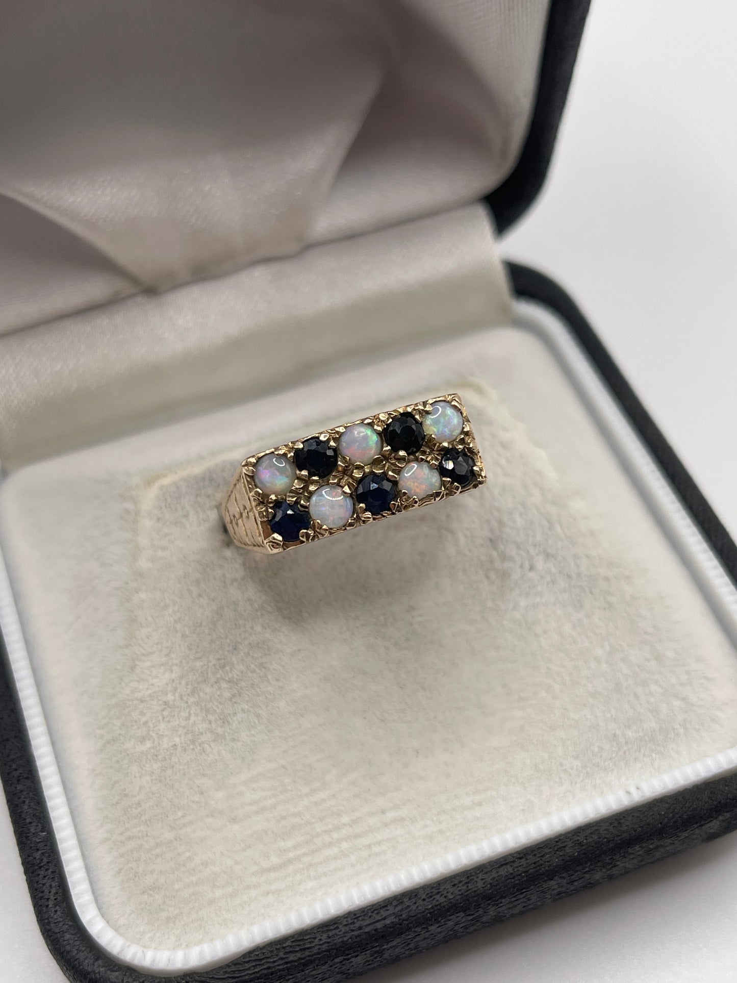 9ct gold sapphire and opal ring