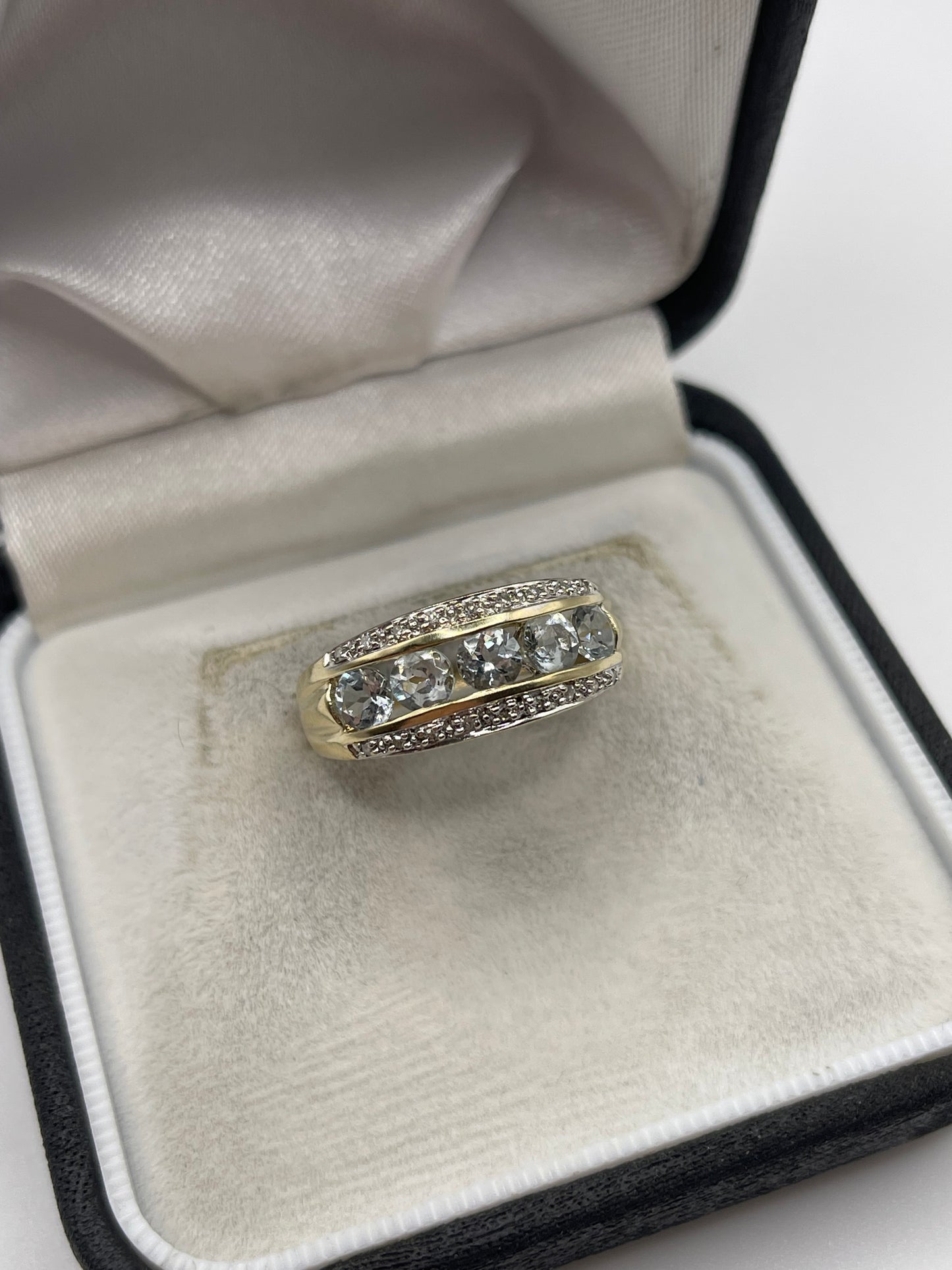 9ct gold aquamarine and diamond ring