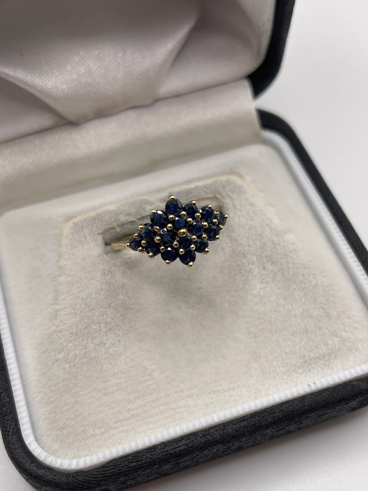 9ct gold sapphire cluster ring