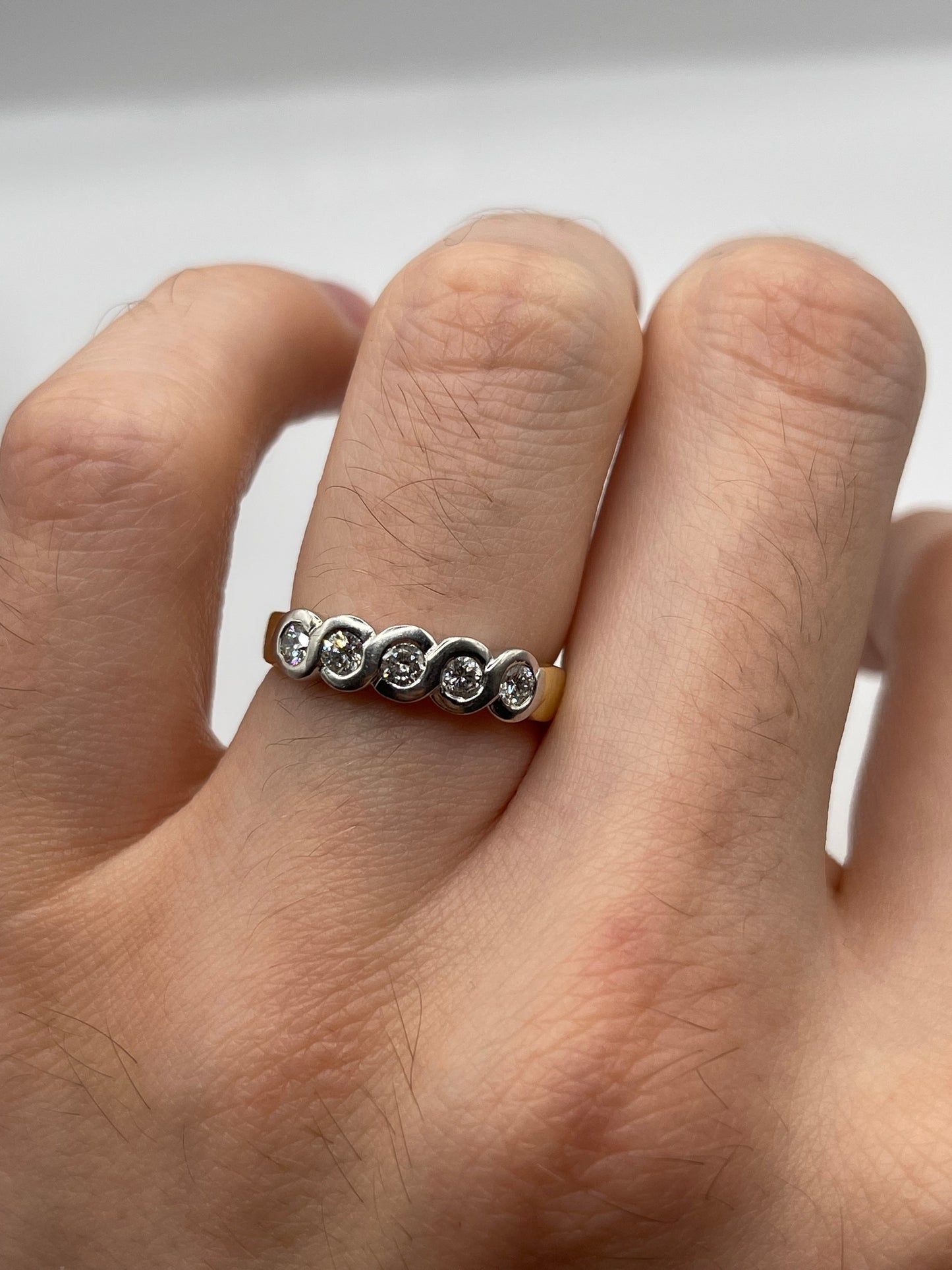 18ct gold 43 point diamond ring
