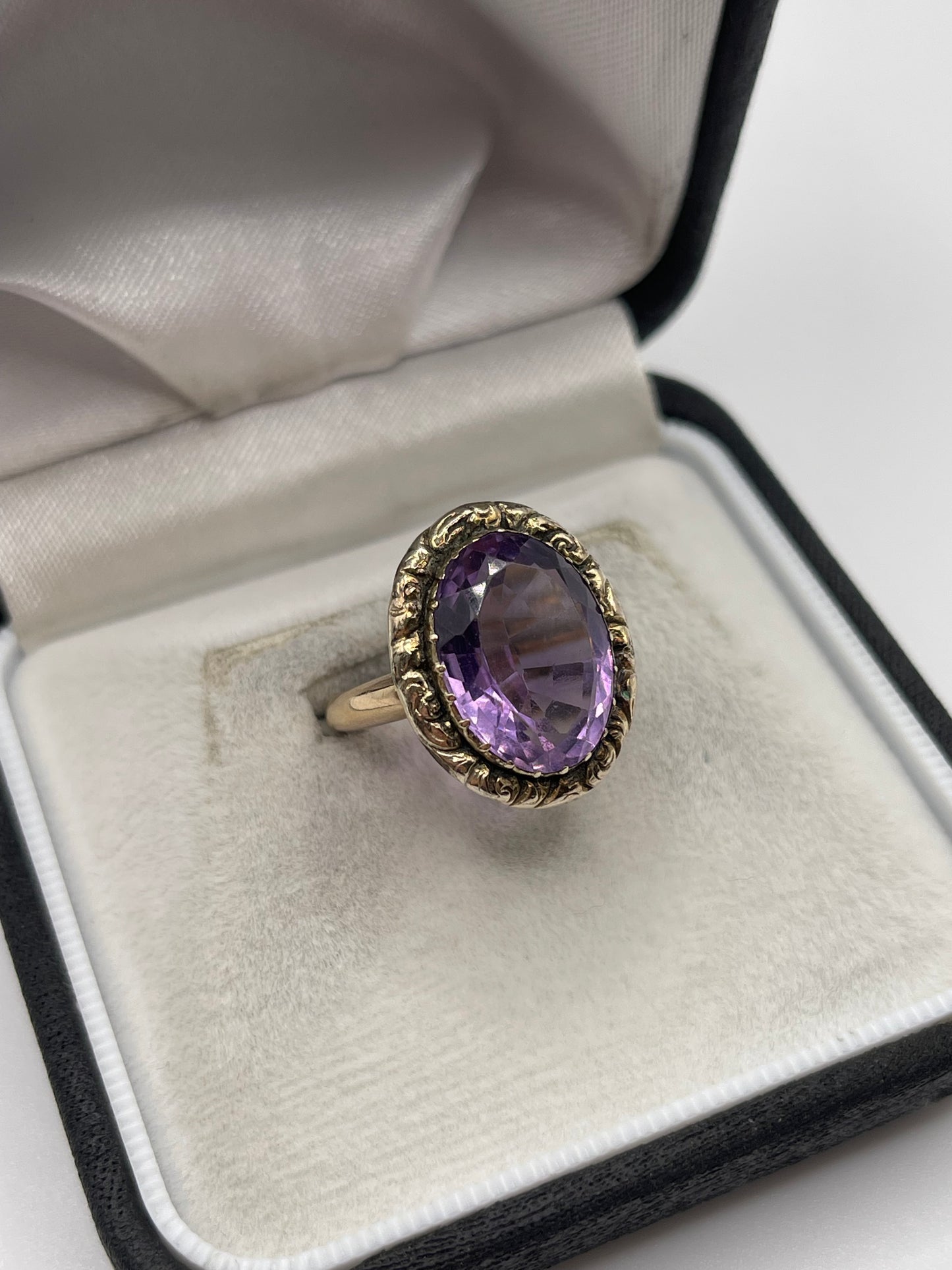 Antique 14ct gold amethyst ring