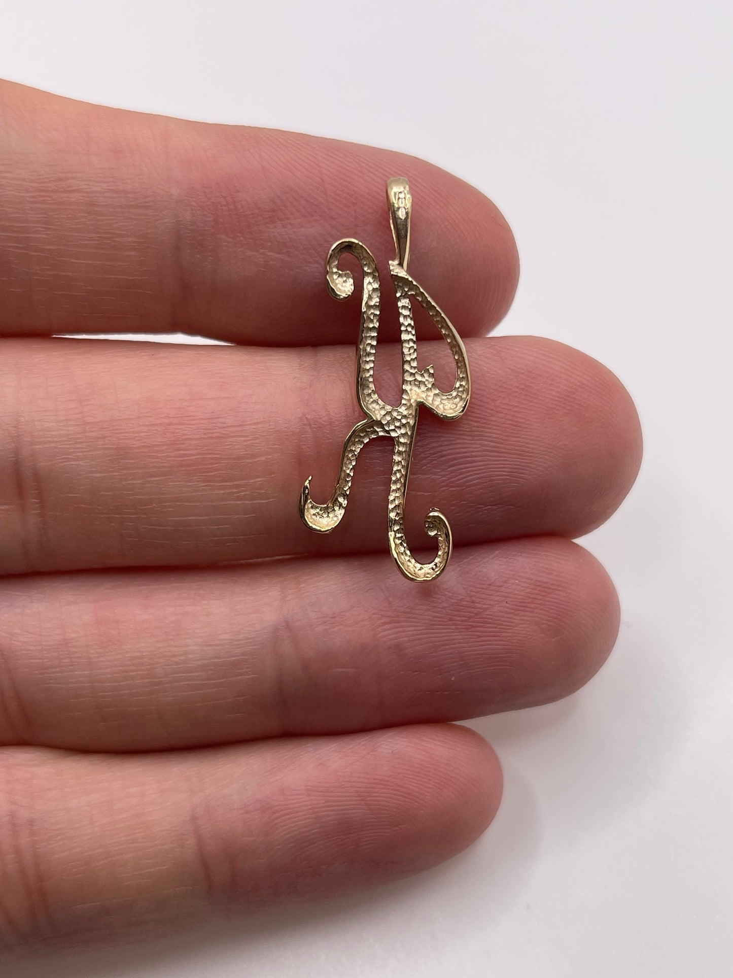 9ct gold initial K pendant