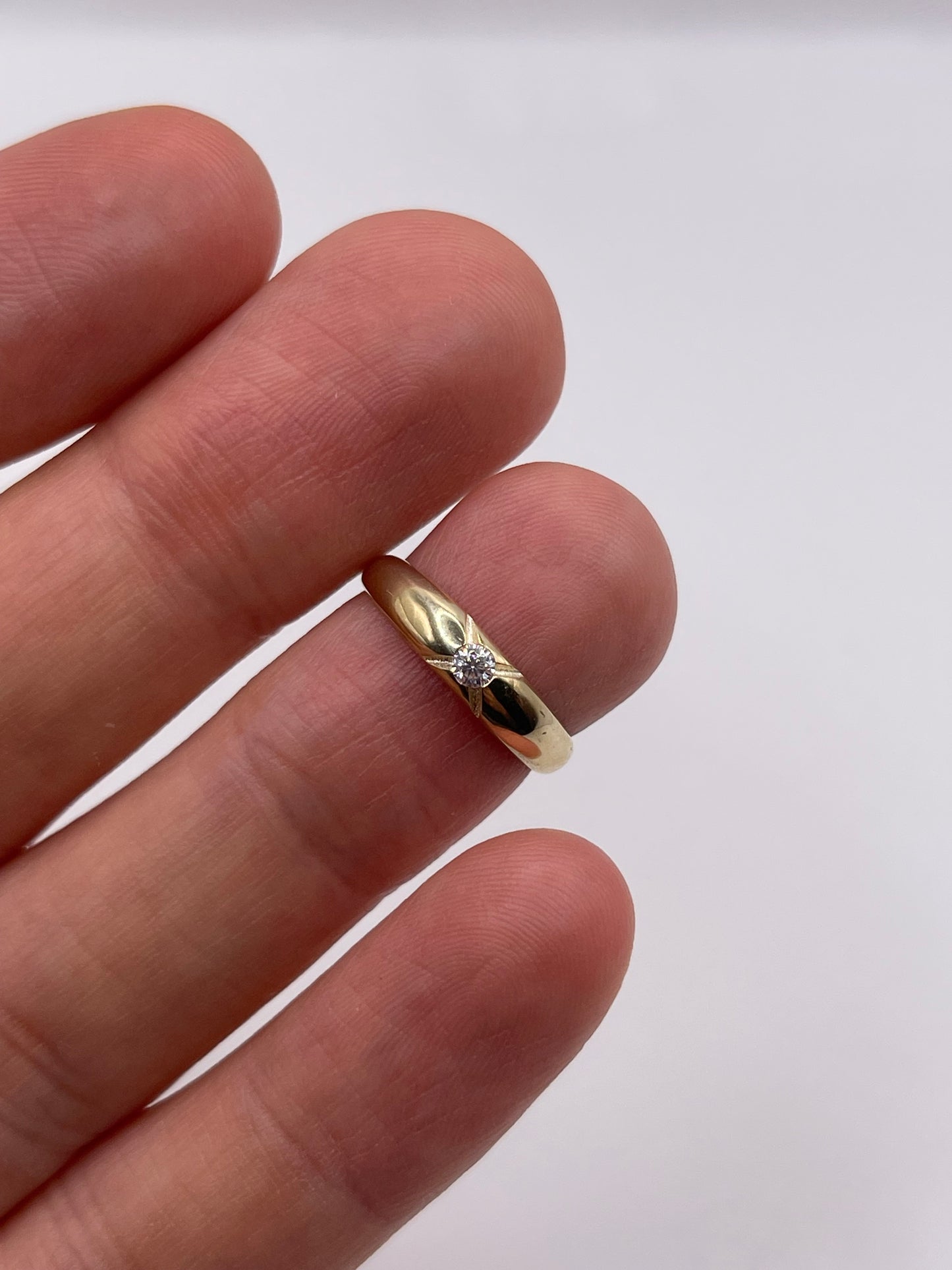 9ct gold cz gypsy ring