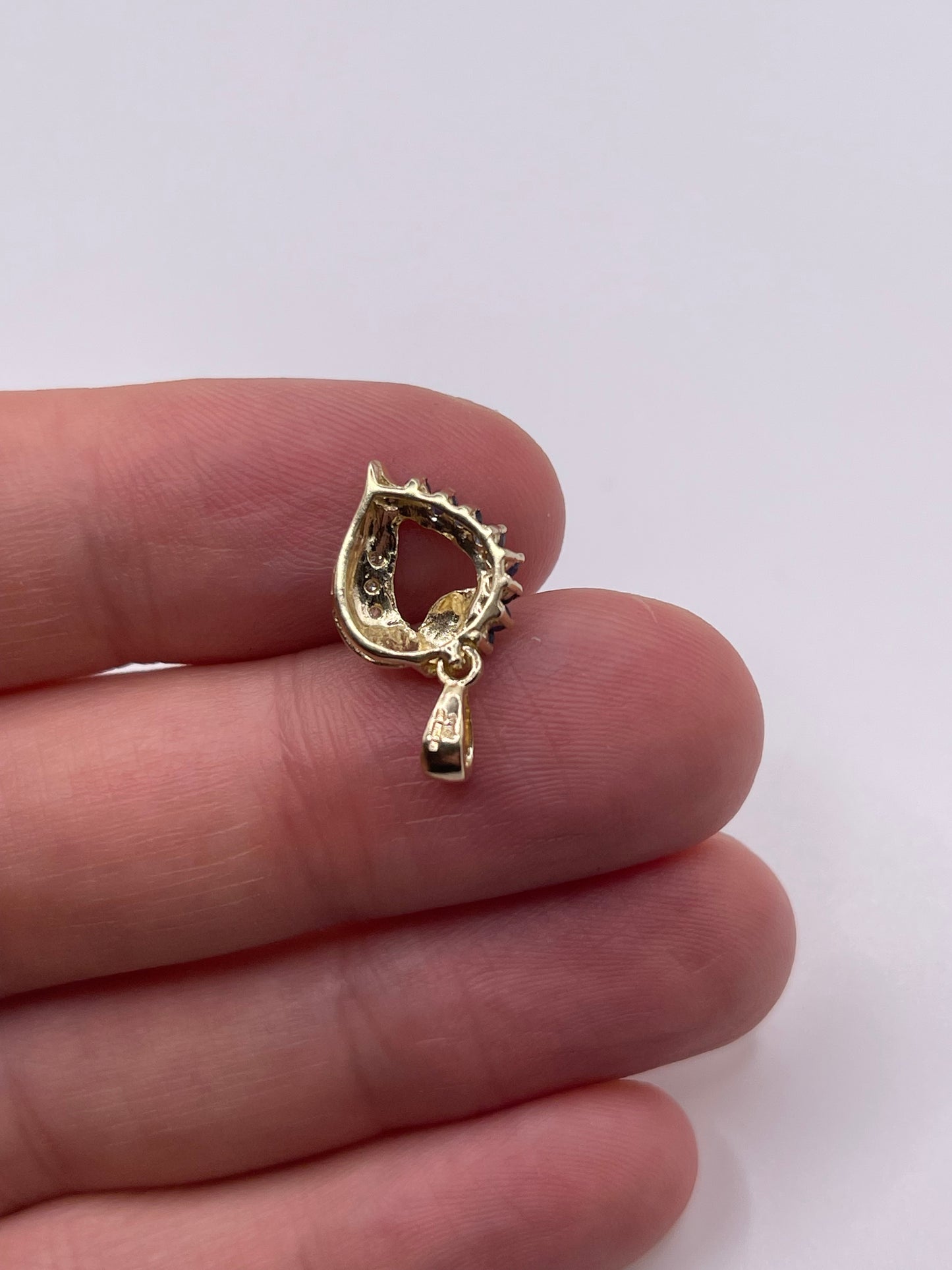 9ct gold sapphire and diamond pendant