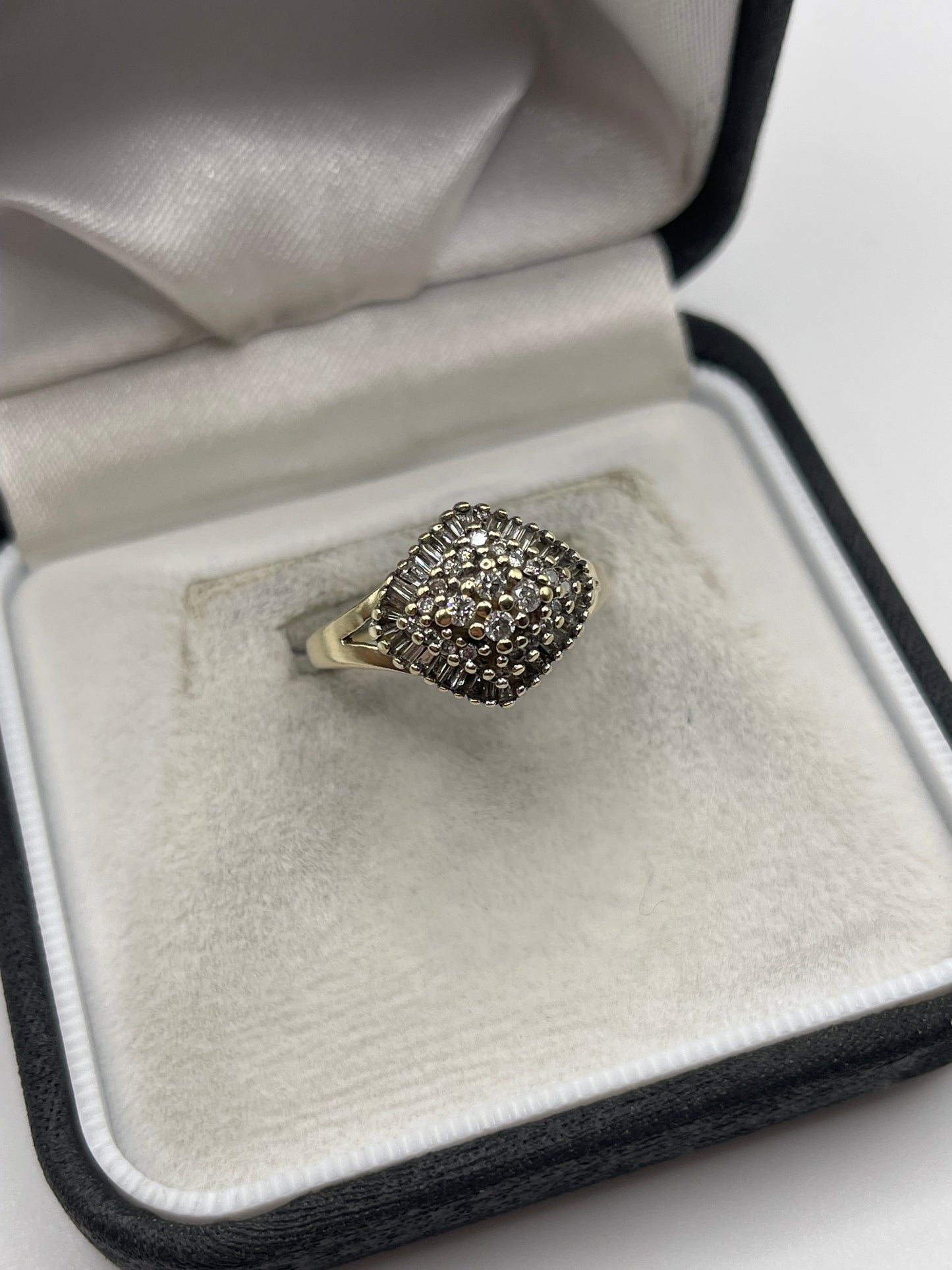 9ct gold diamond cluster ring