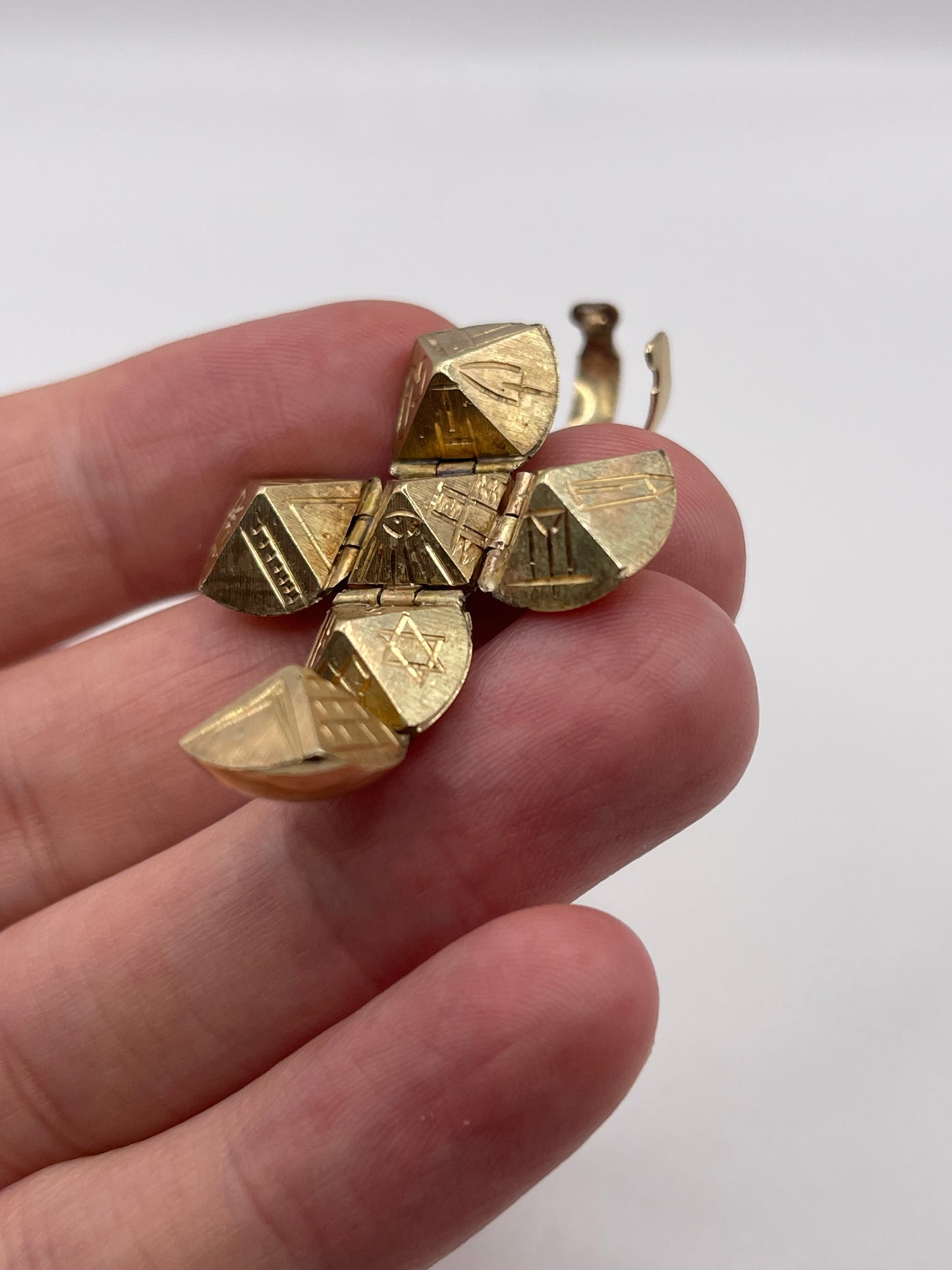 9ct gold Masonic orb ball pendant