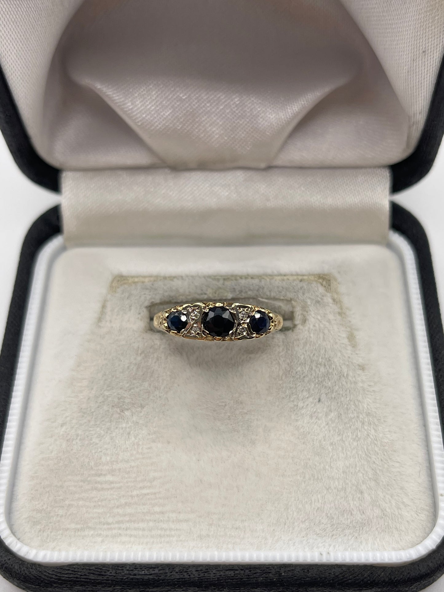 9ct gold sapphire and diamond ring