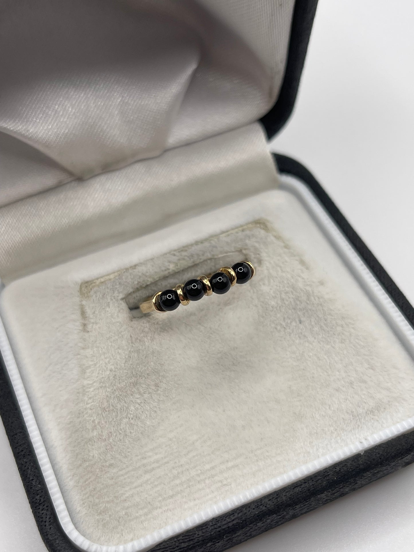 9ct gold onyx ring