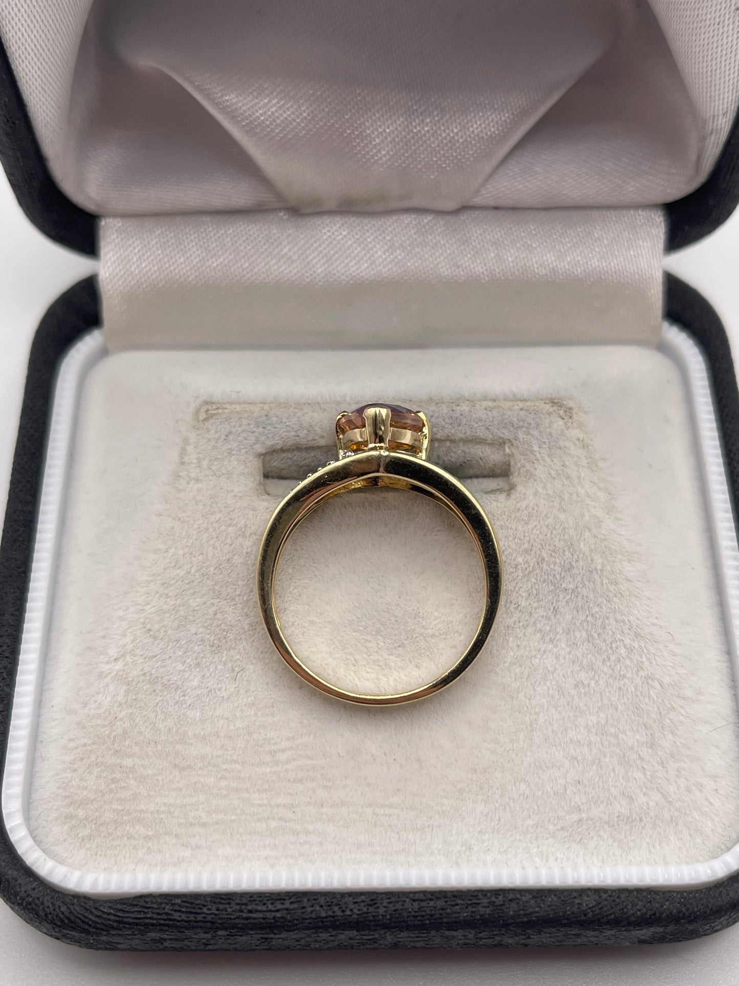 9ct gold topaz ring