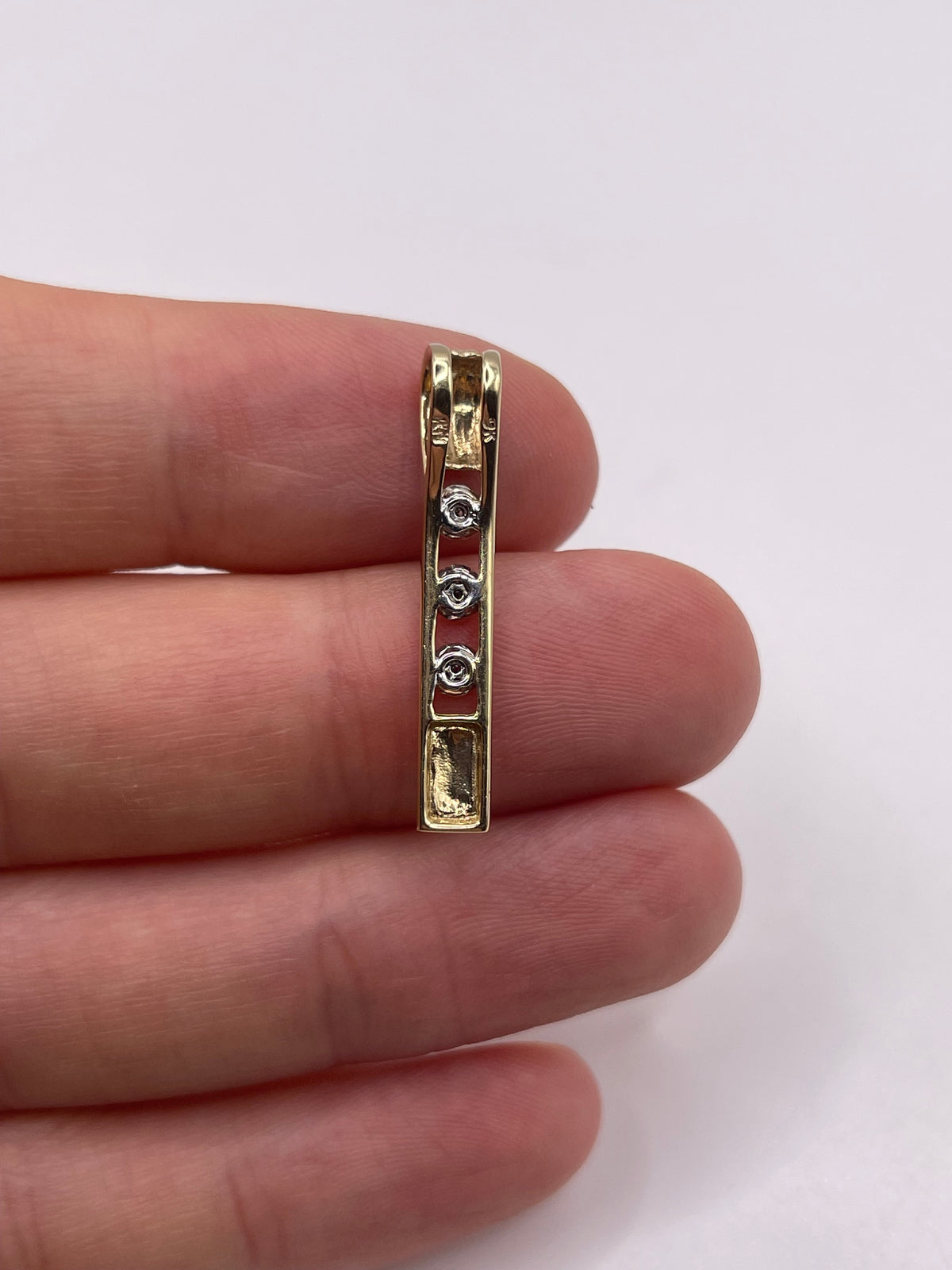9ct gold diamond cluster pendant