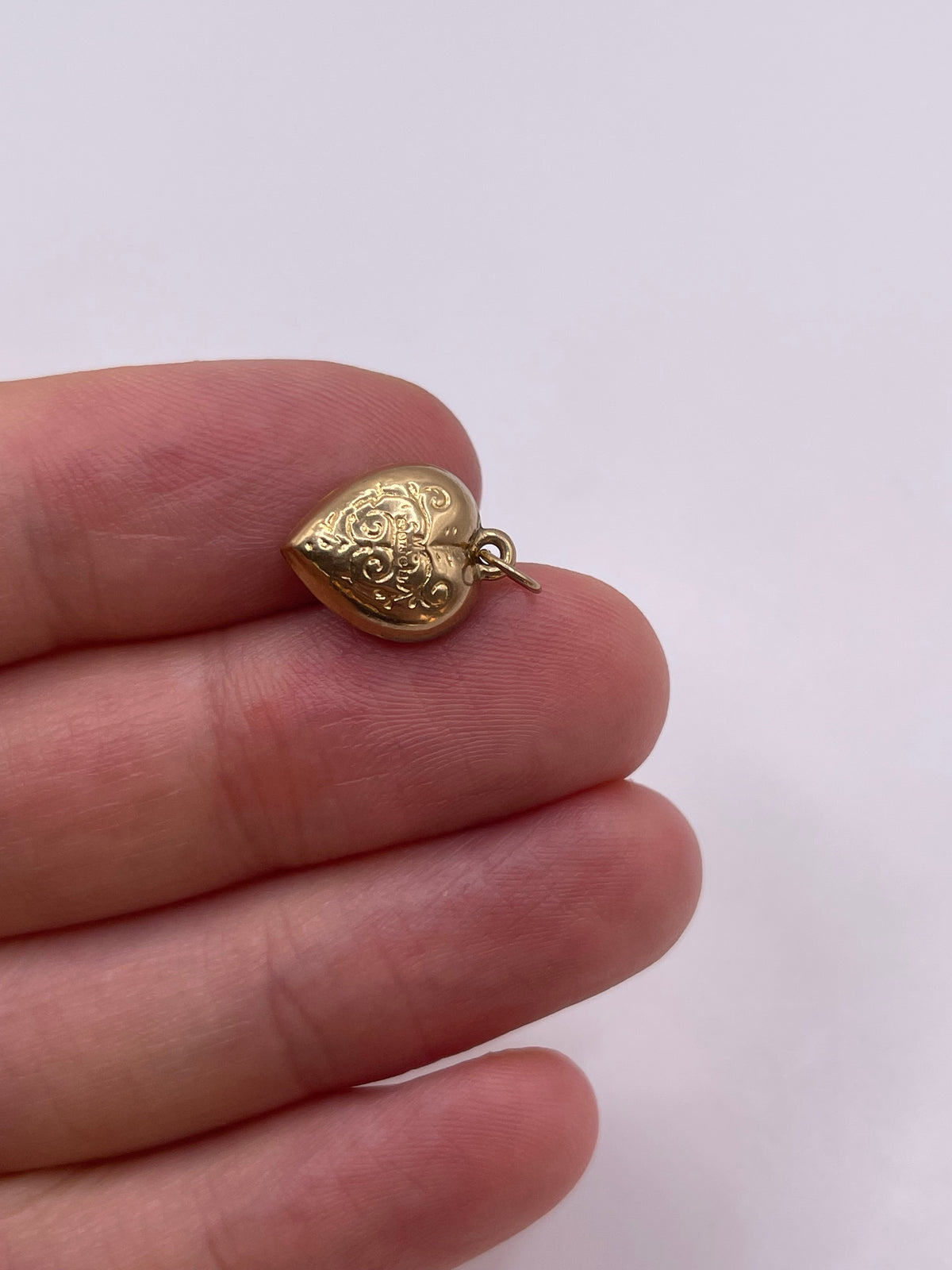 9ct gold engraved heart charm