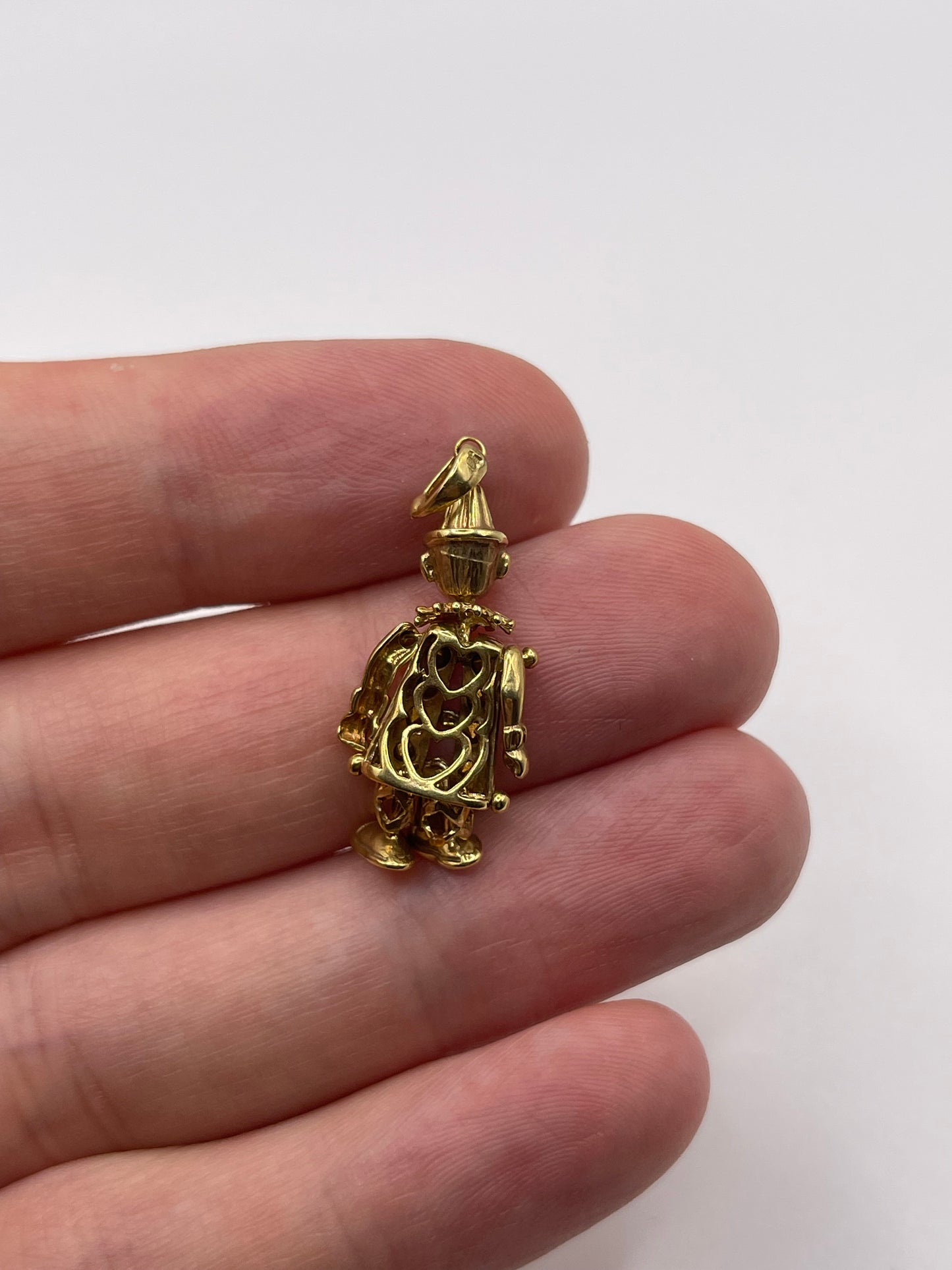 9ct gold articulated clown pendant