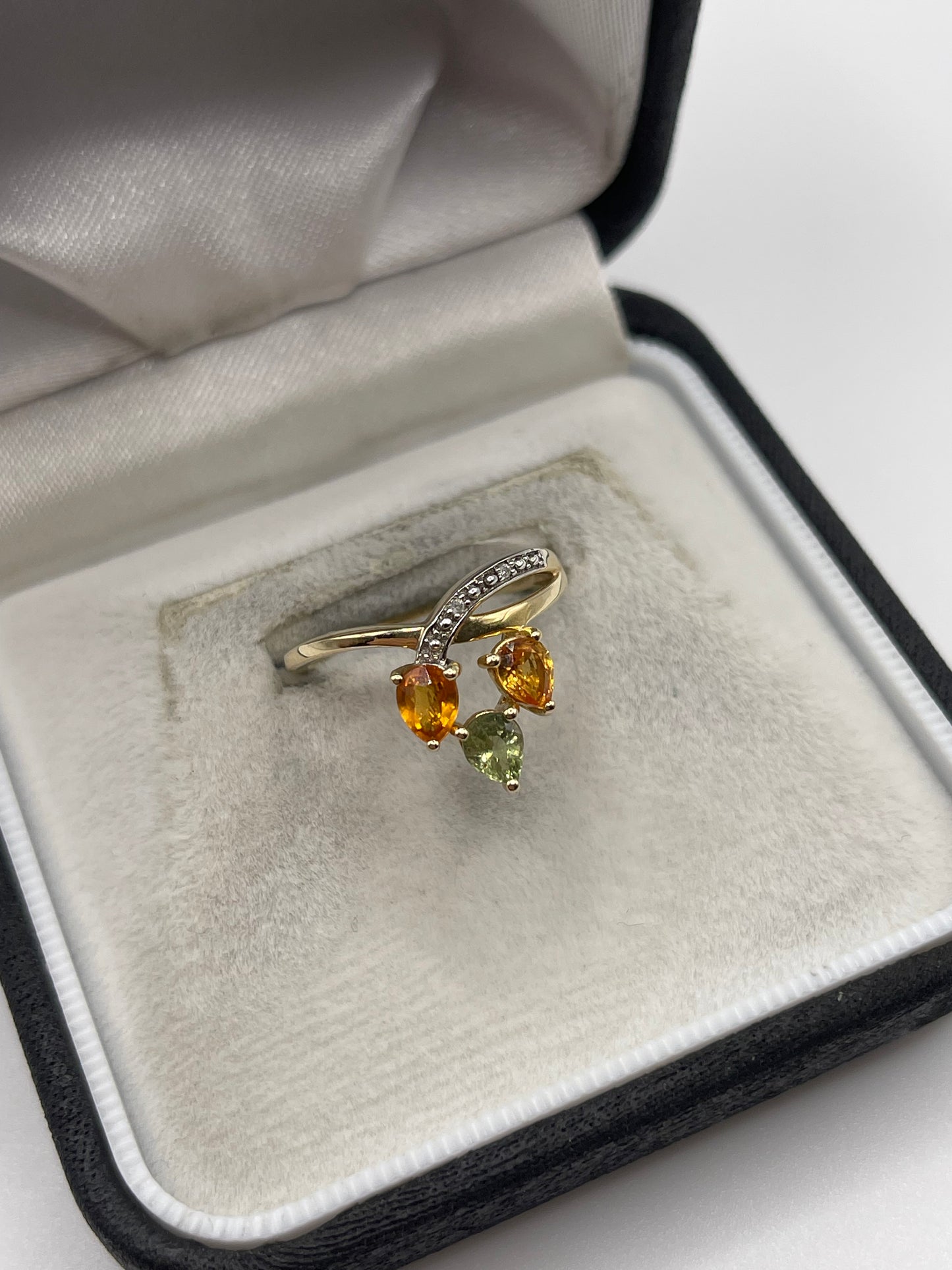 9ct gold sapphire and diamond ring