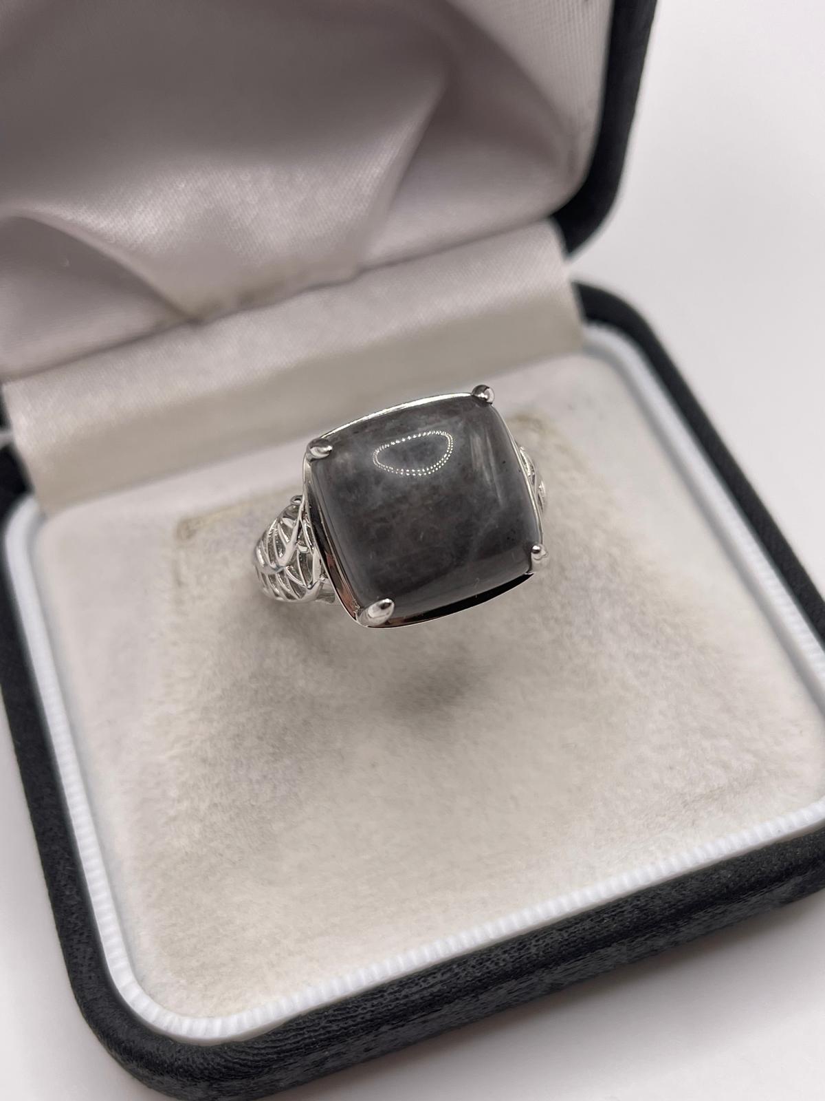Silver gemstone ring