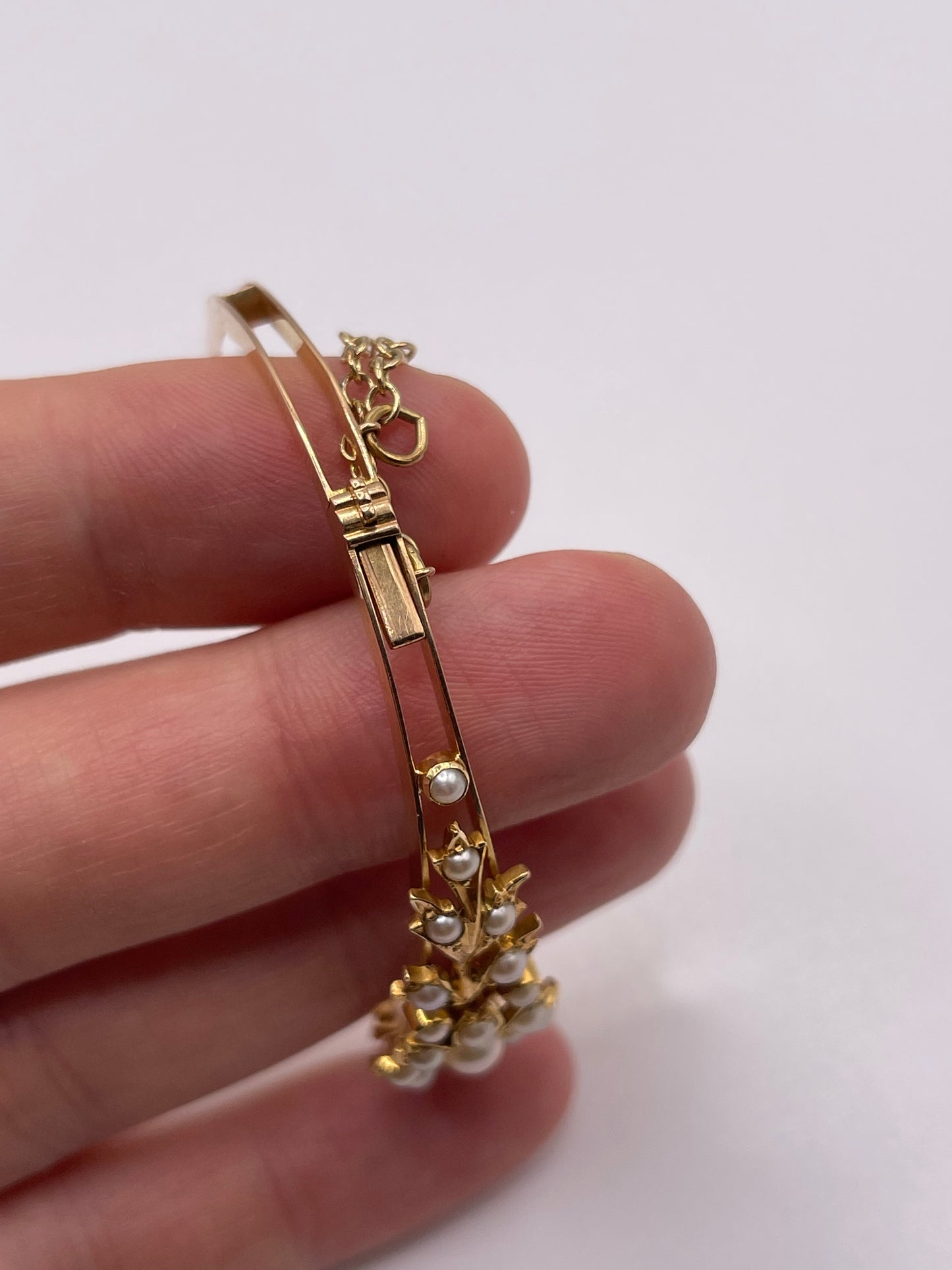Antique 15ct gold pearl bangle