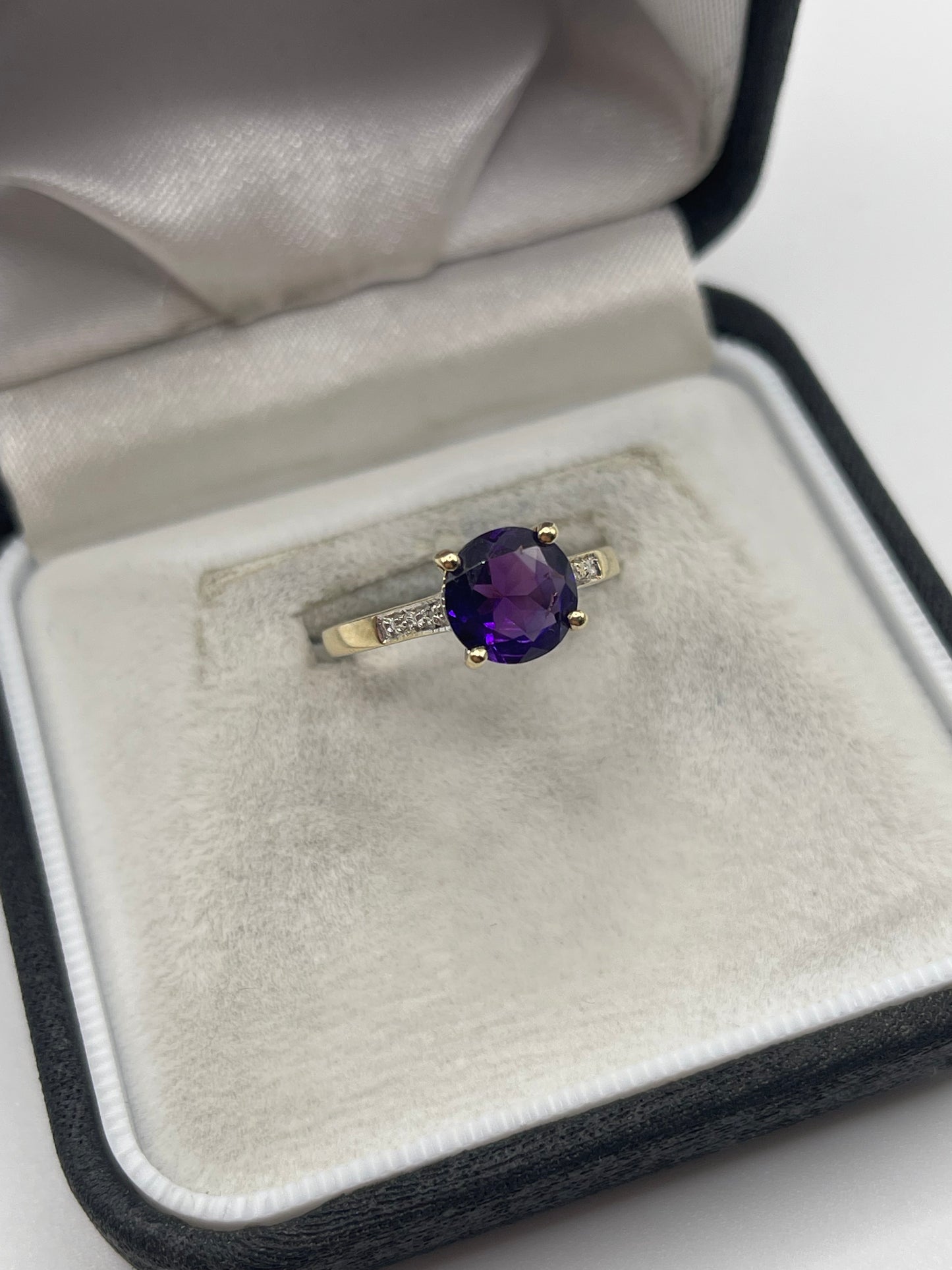 9ct gold amethyst and diamond ring