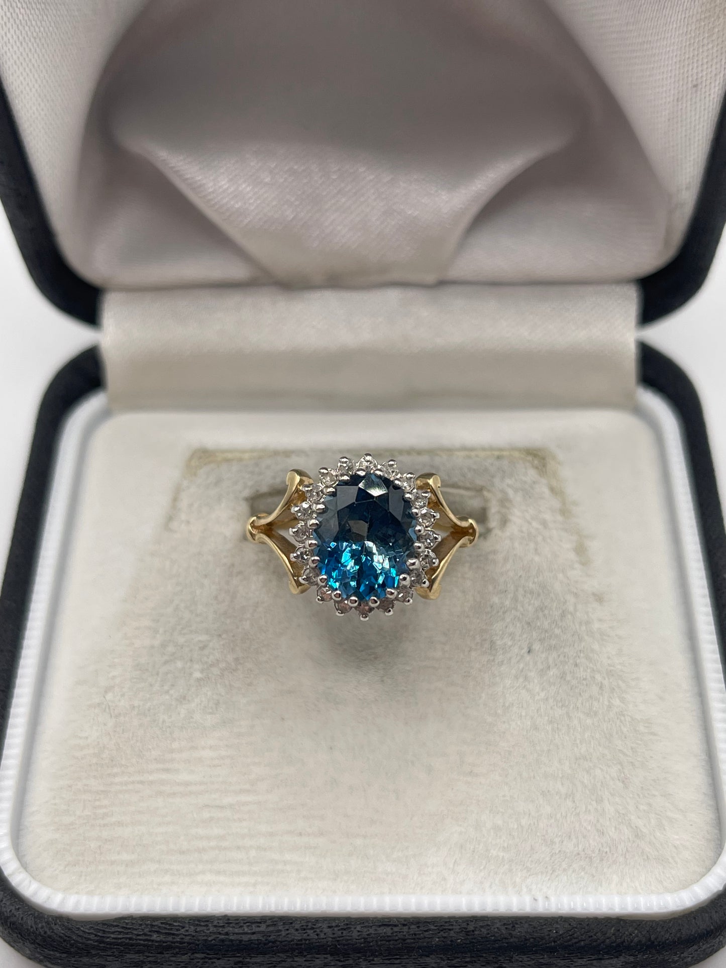9ct gold topaz and diamond ring