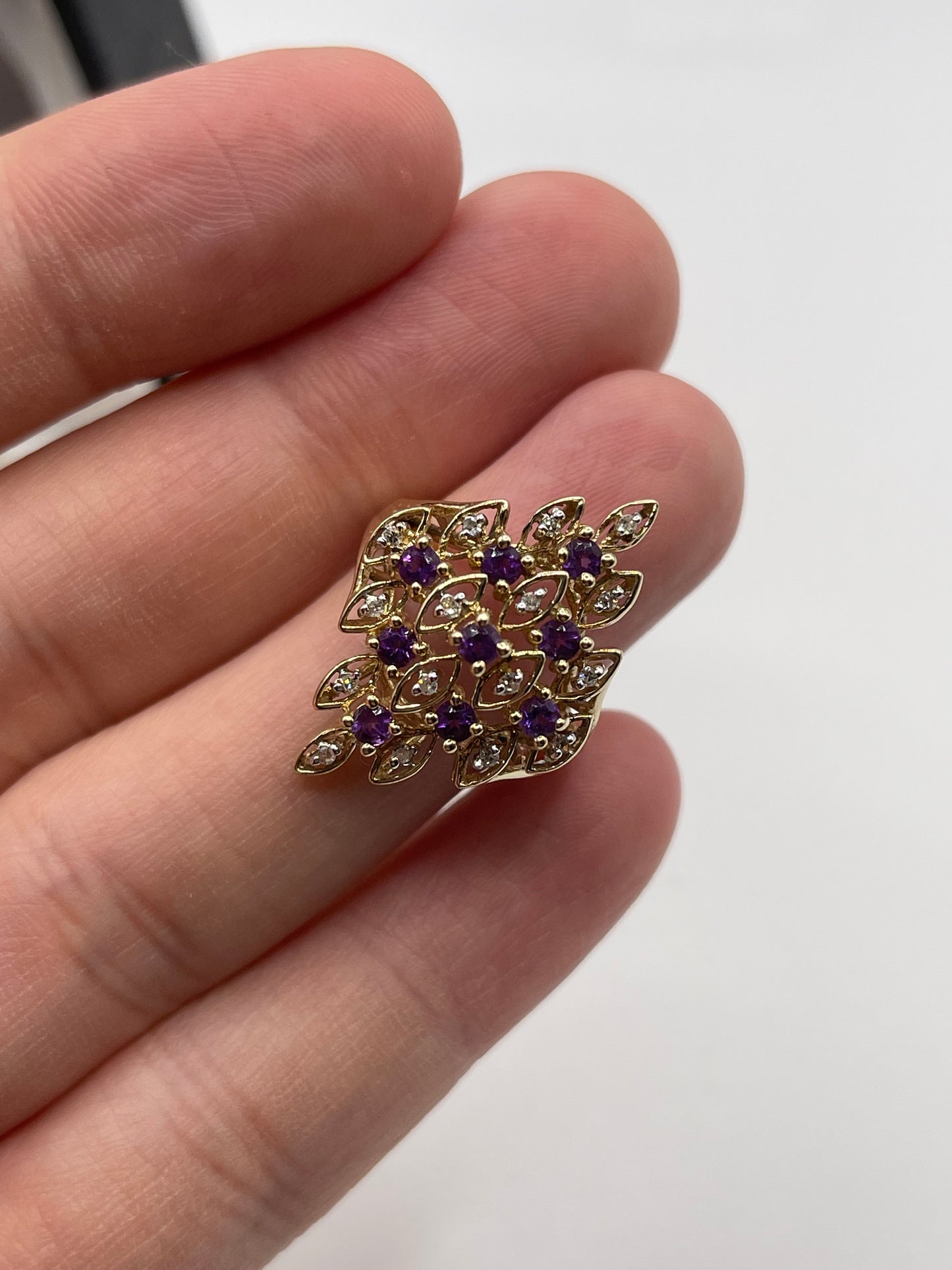 9ct gold amethyst and diamond ring