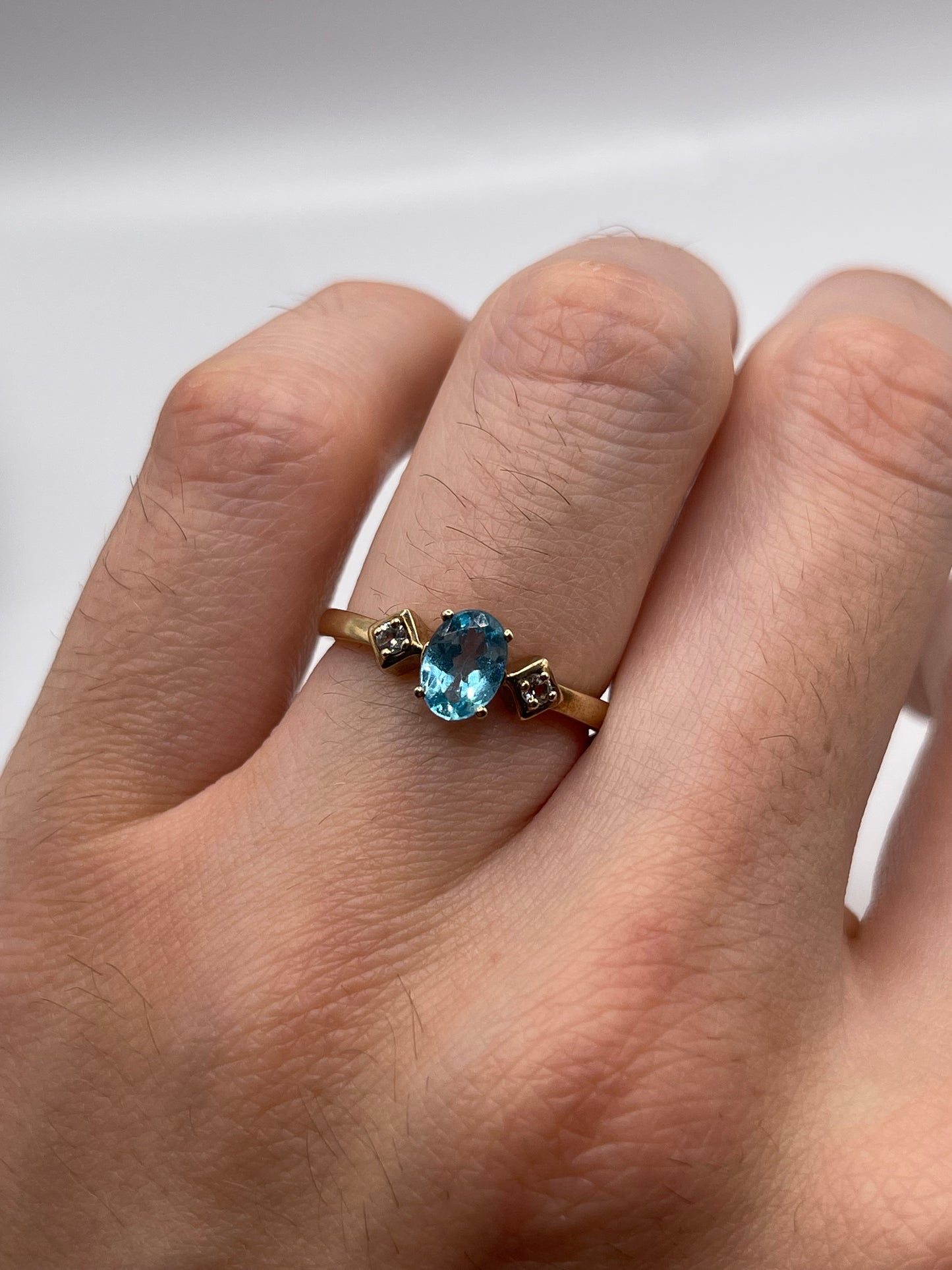 9ct gold topaz ring