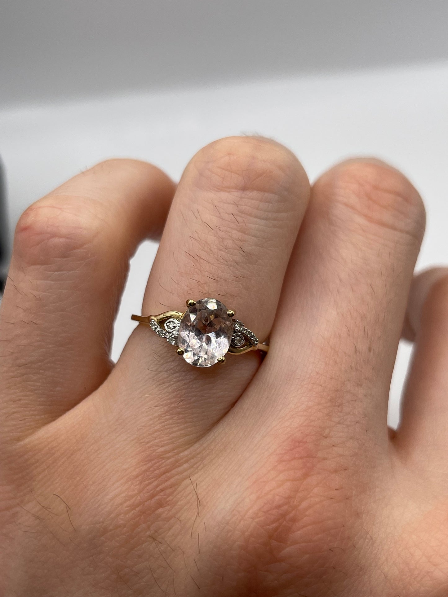 9ct gold morganite and diamond ring
