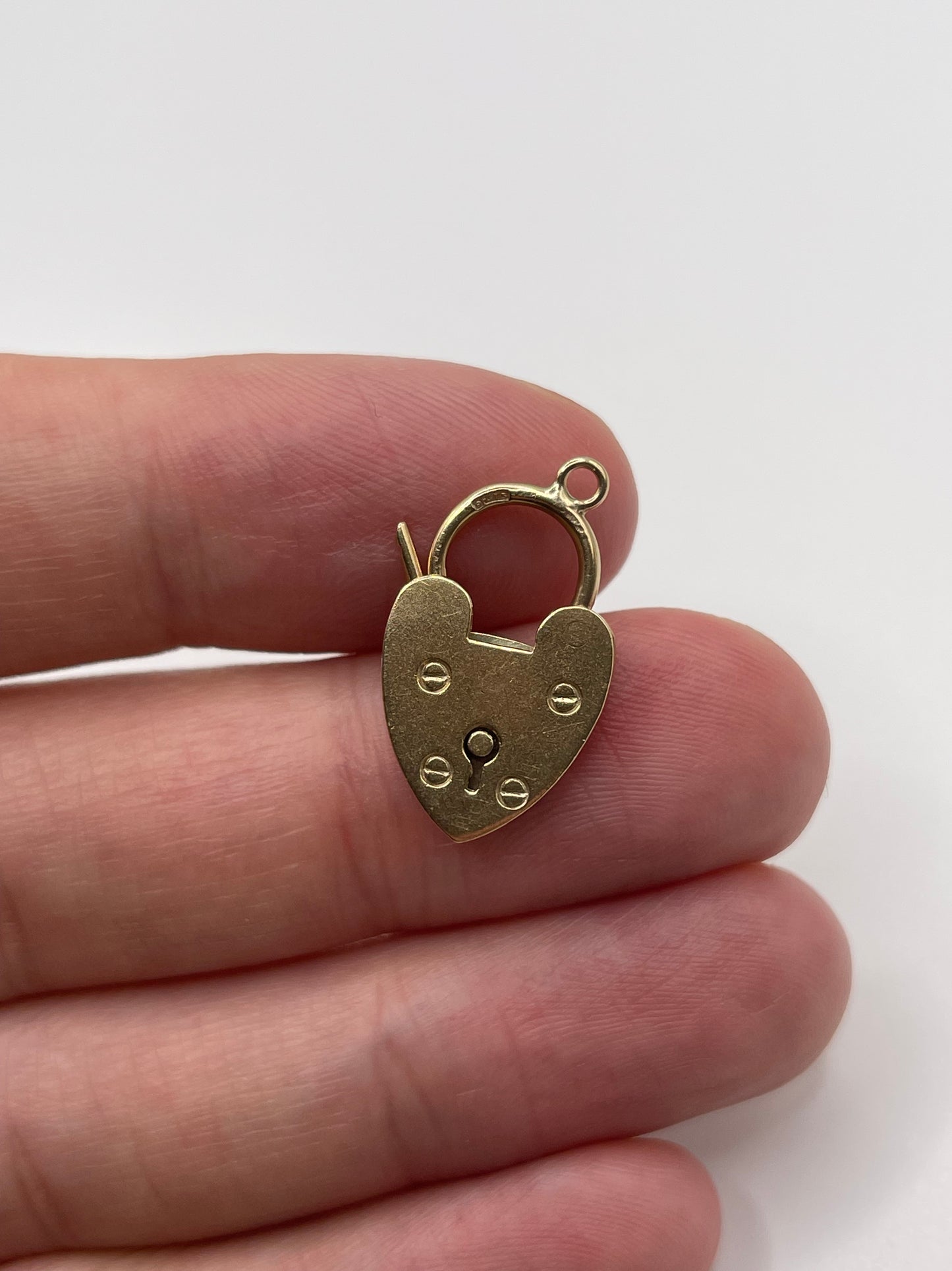 9ct gold padlock 74
