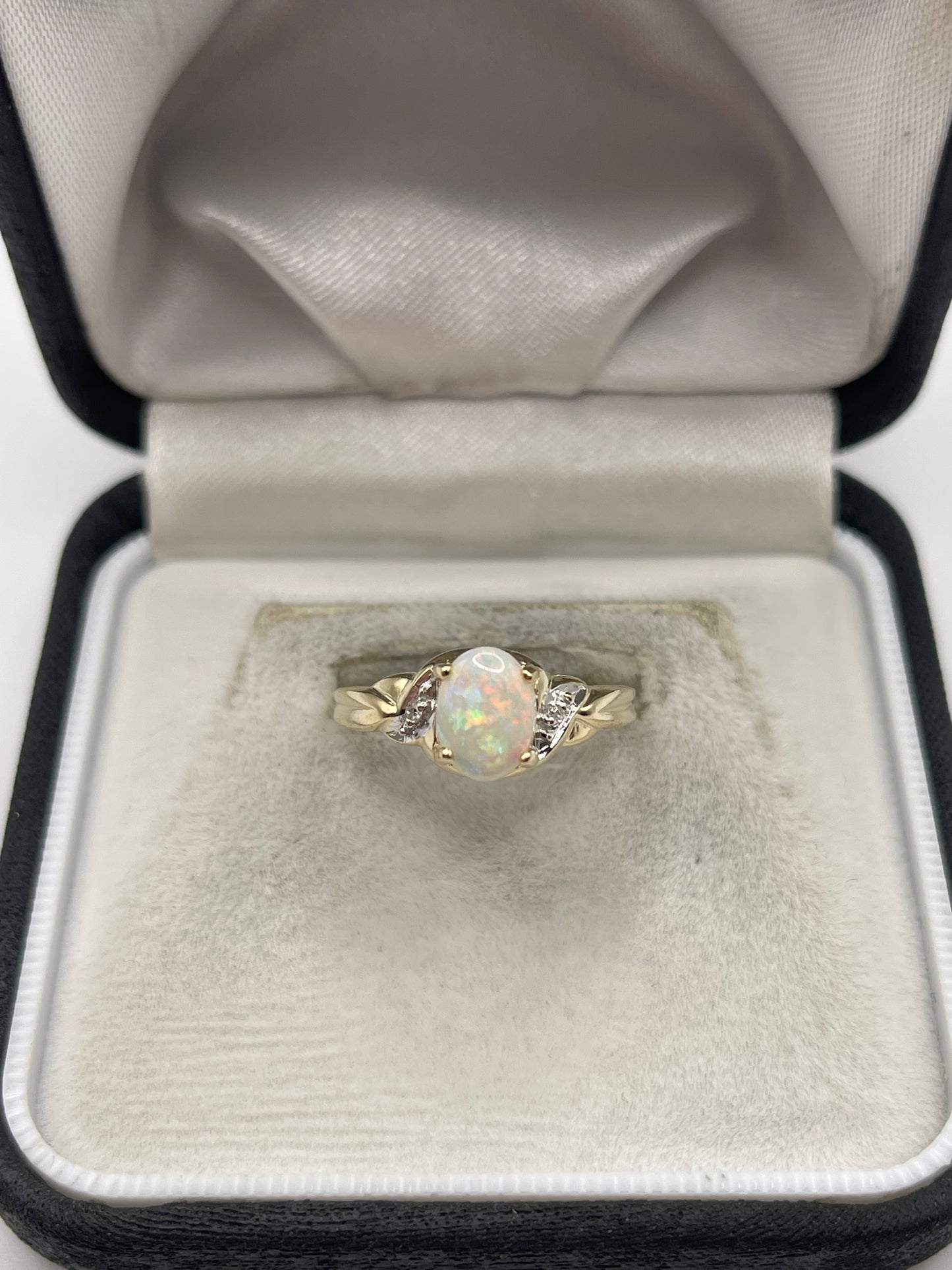 9ct gold opal and diamond ring