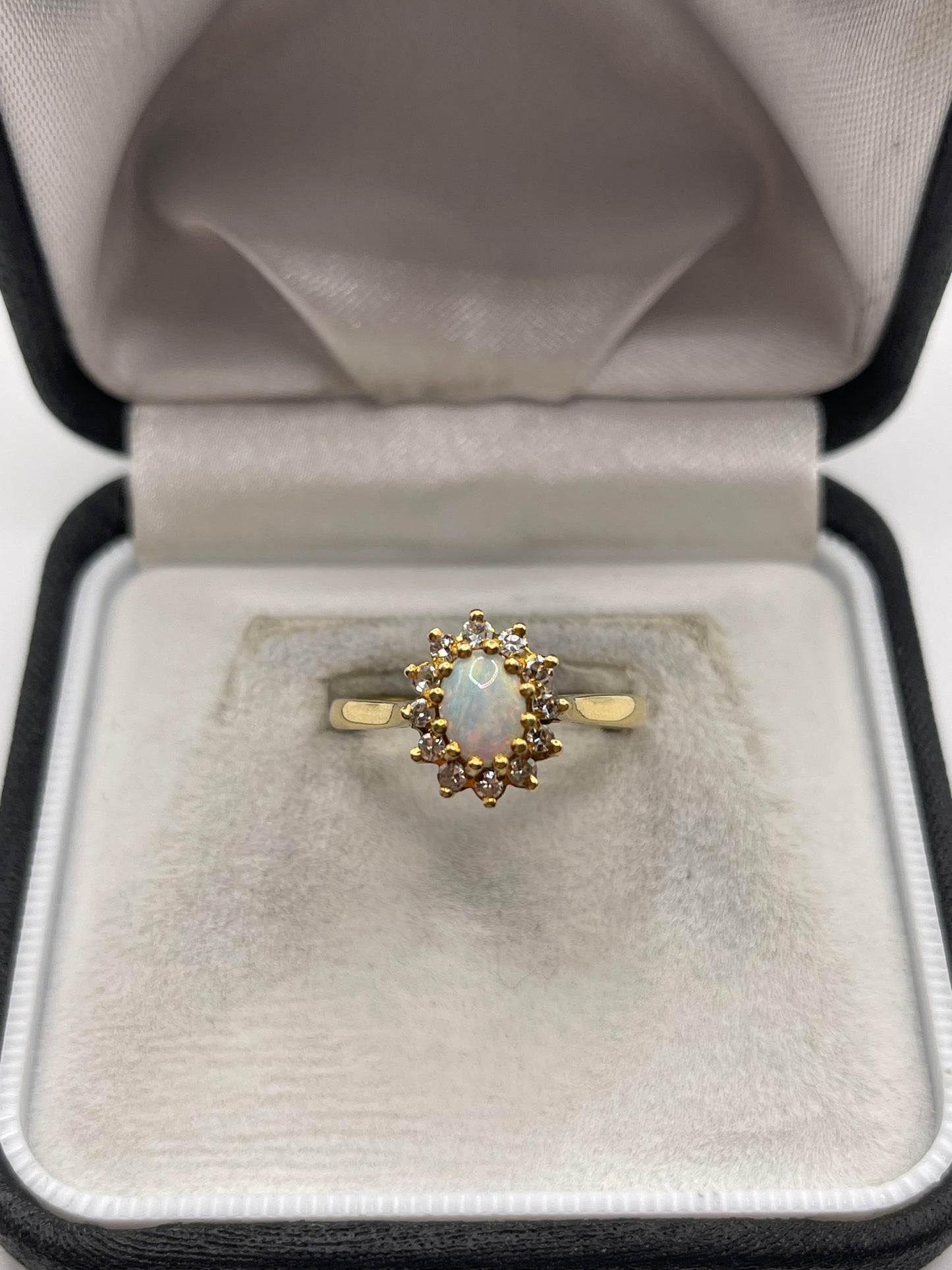 18ct gold opal and diamond ring