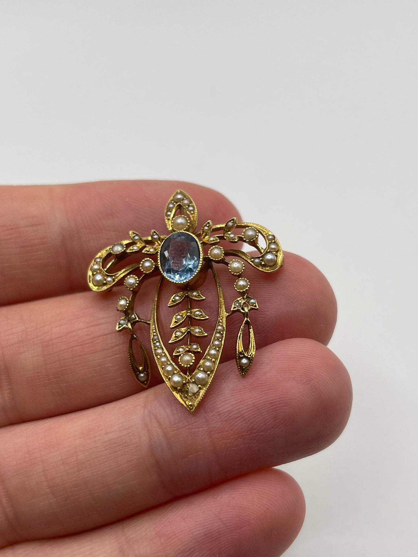 Antique 15ct gold aquamarine and pearl pendant