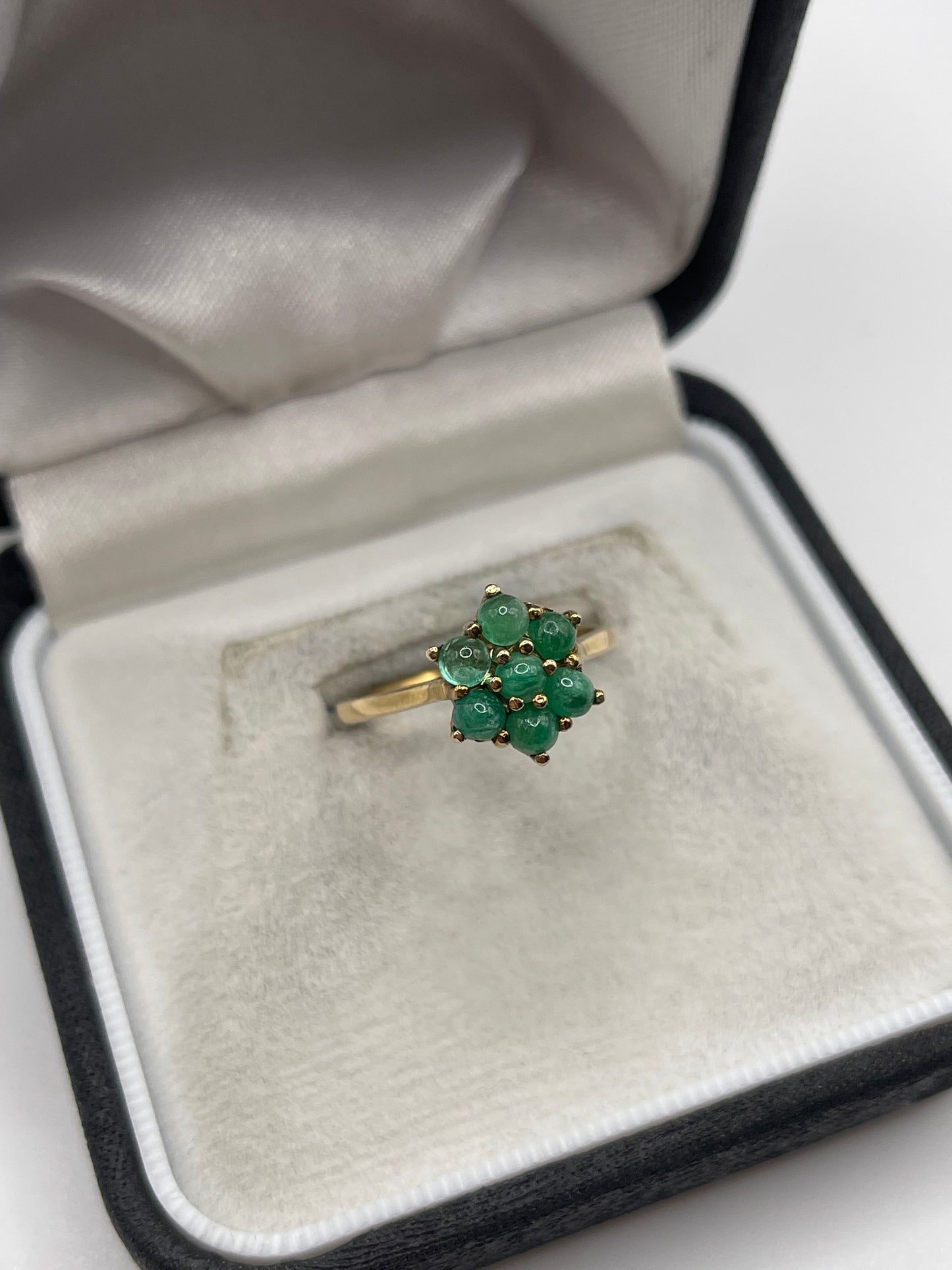9ct gold cabochon emerald ring