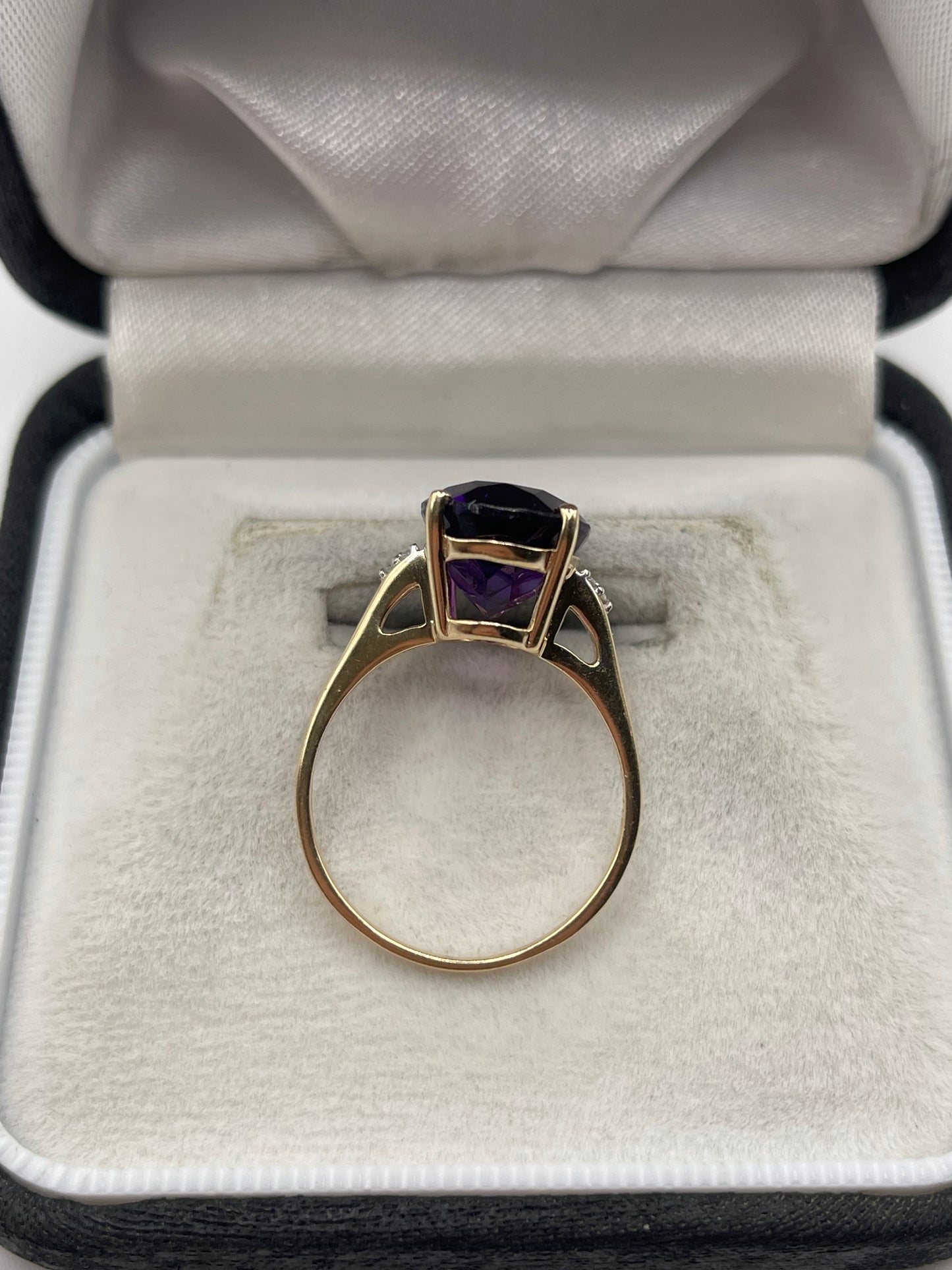9ct gold amethyst and zircon ring