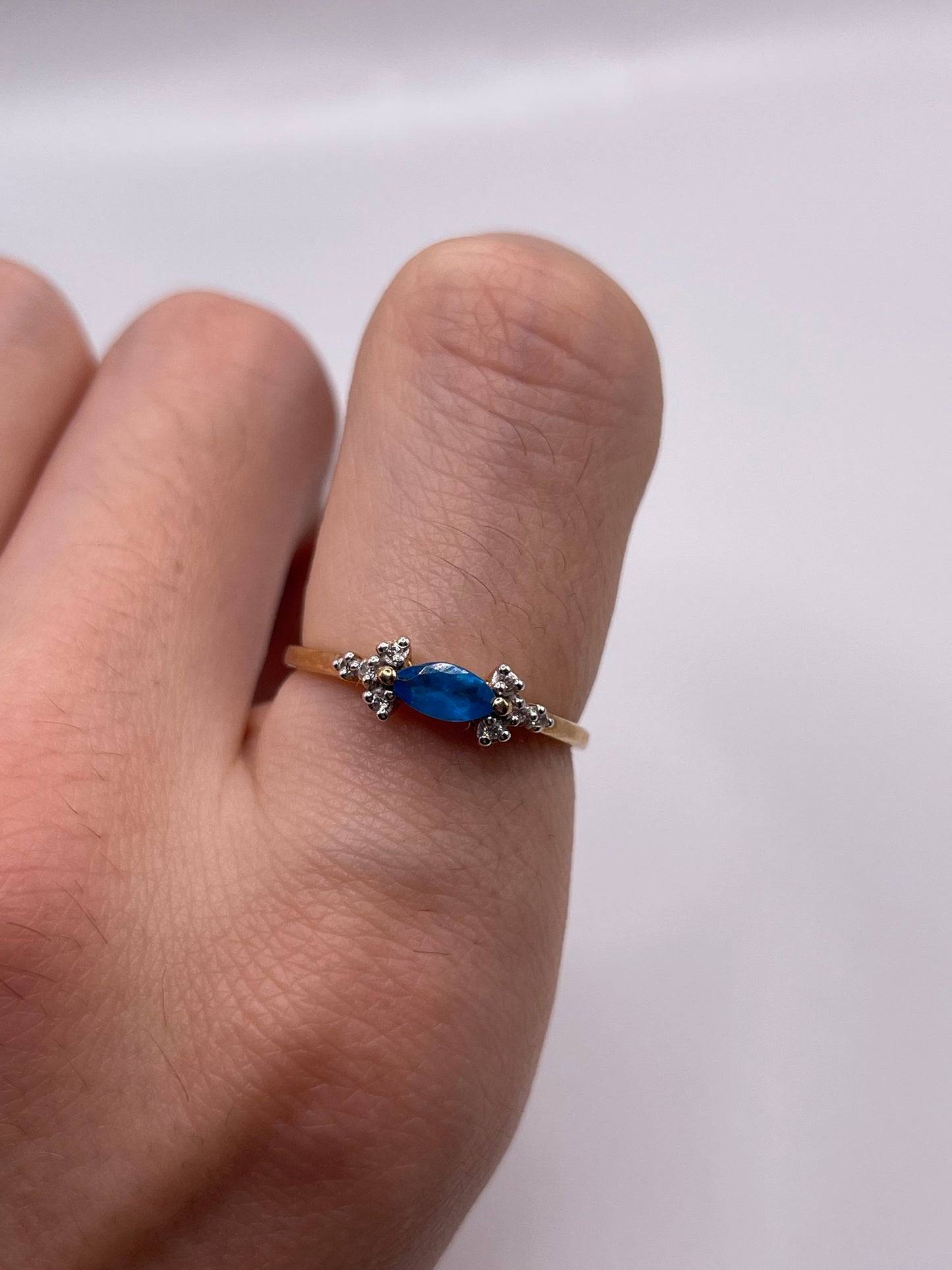 9ct gold blue apatite and zircon ring
