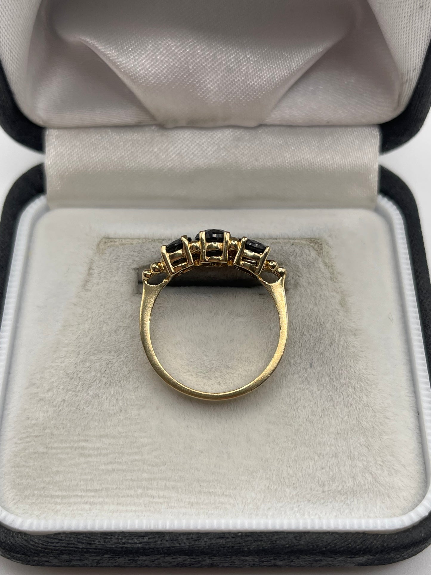9ct gold sapphire ring