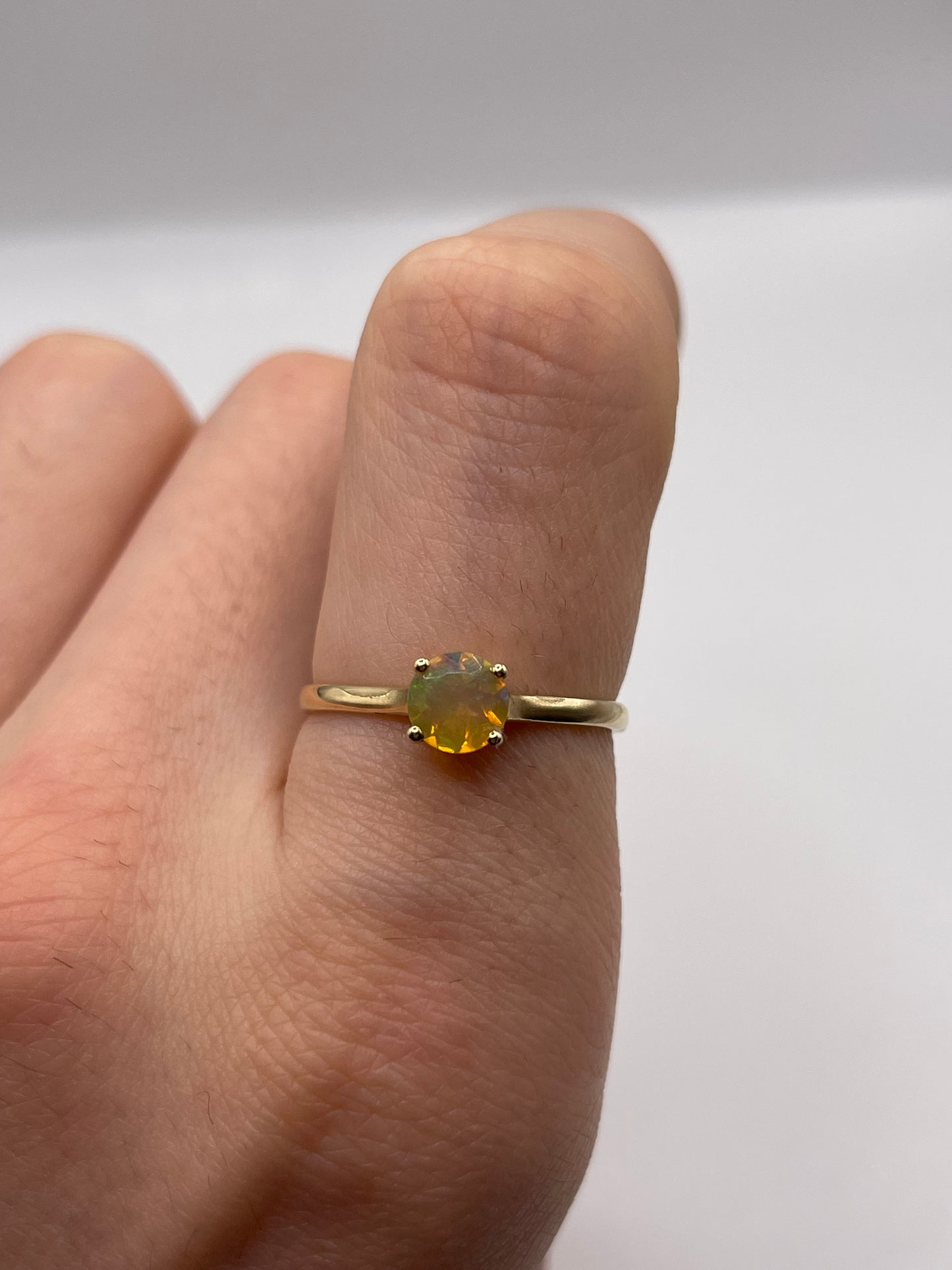 9ct gold opal ring