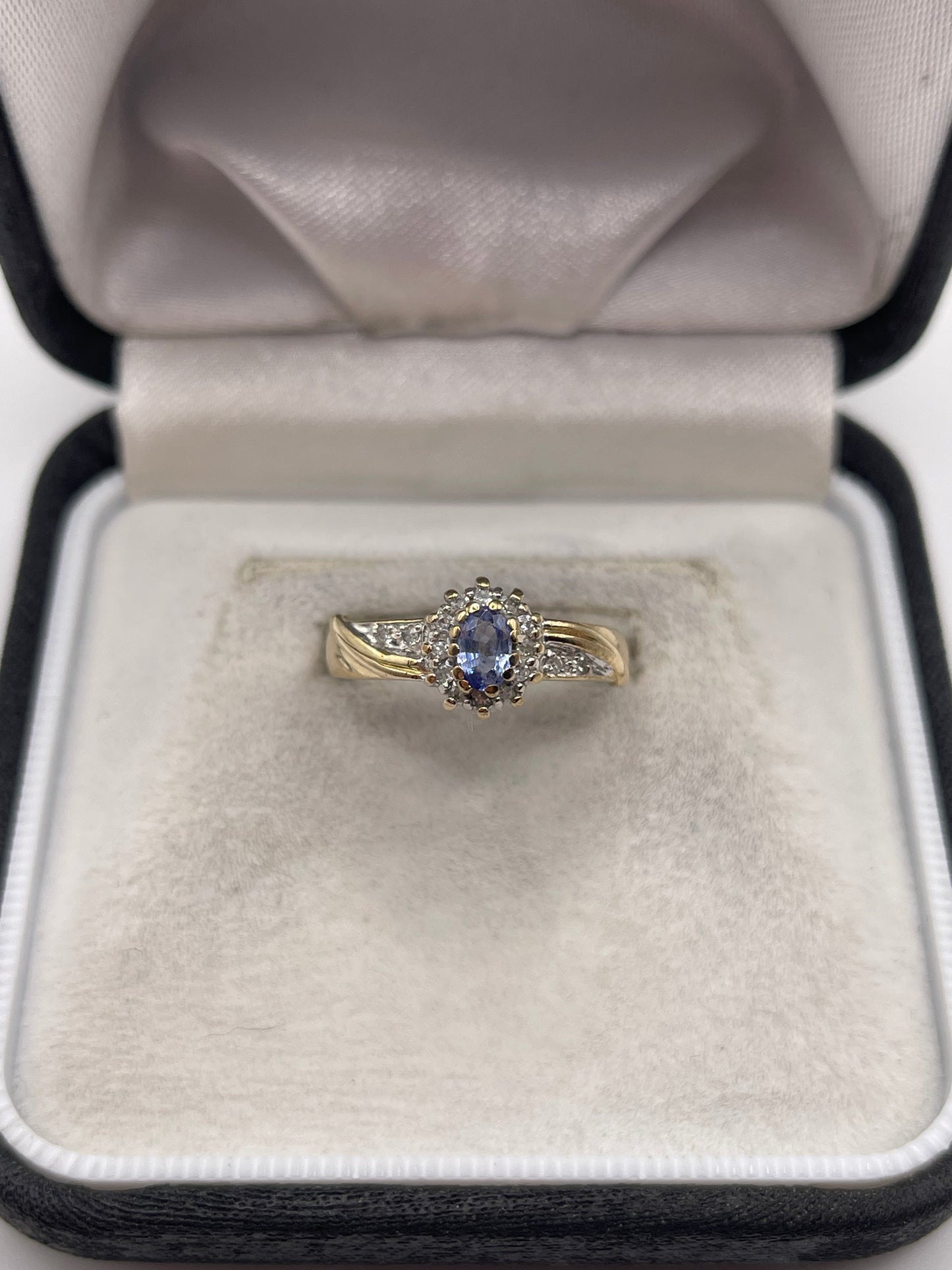 9ct gold sapphire and diamond ring