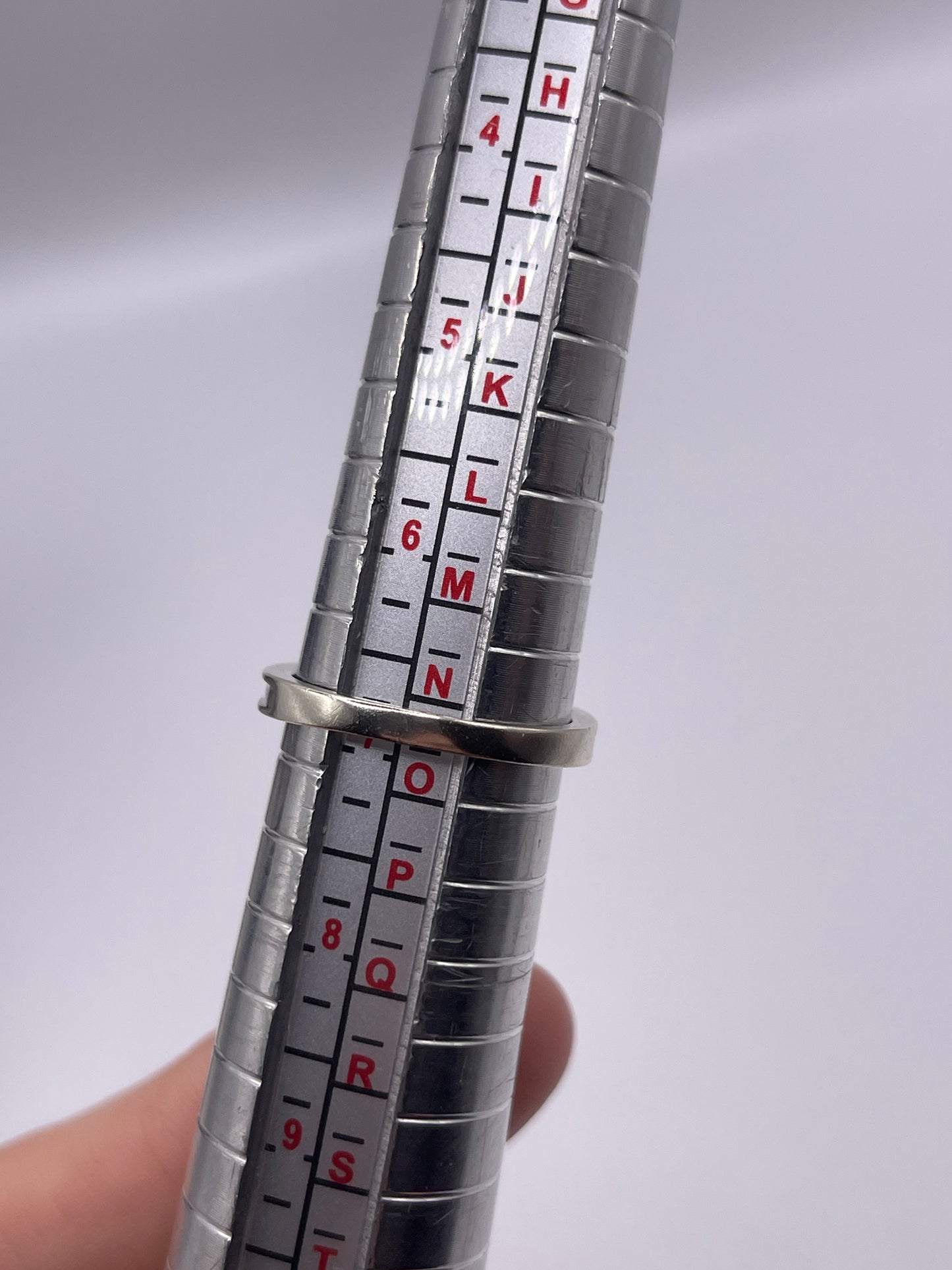 9ct white gold blue diamond ring