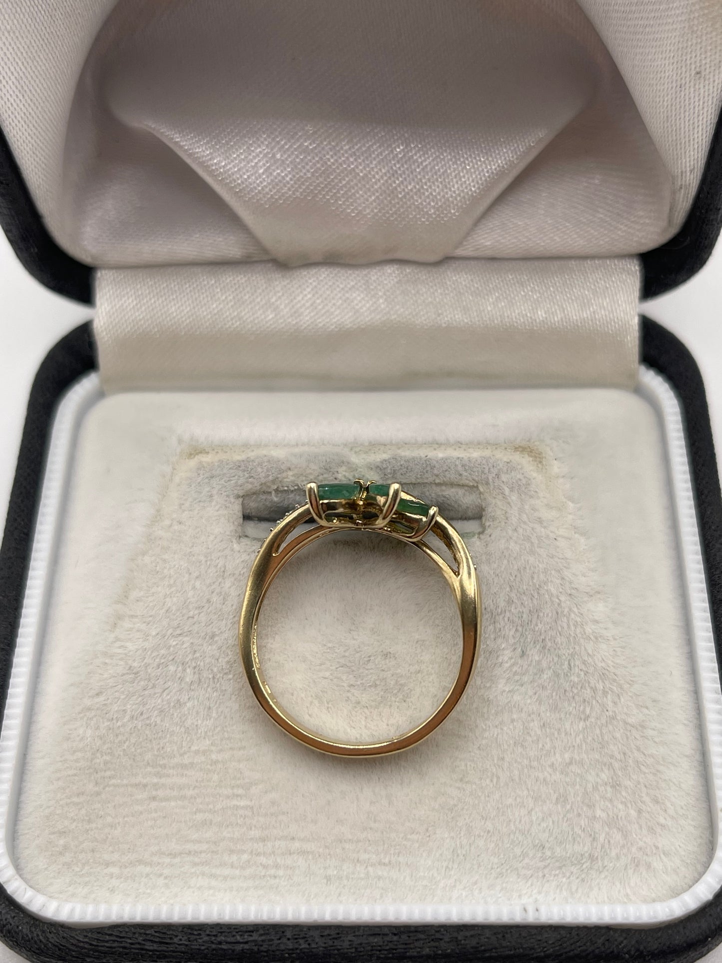 9ct gold emerald and diamond ring